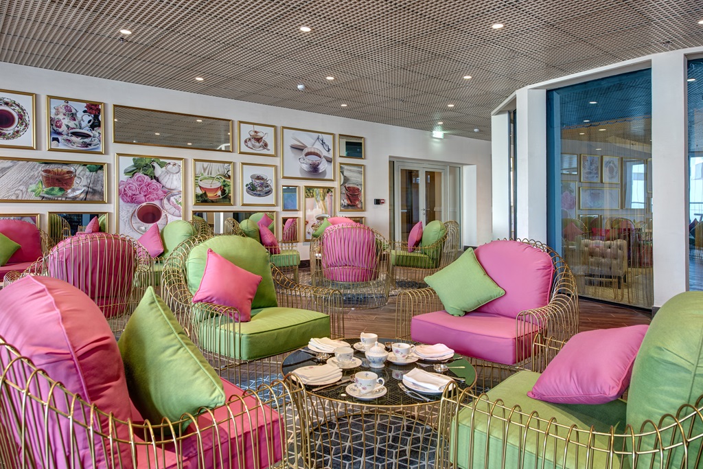 Champagne and Tea Lounge x Dukes the Palm
