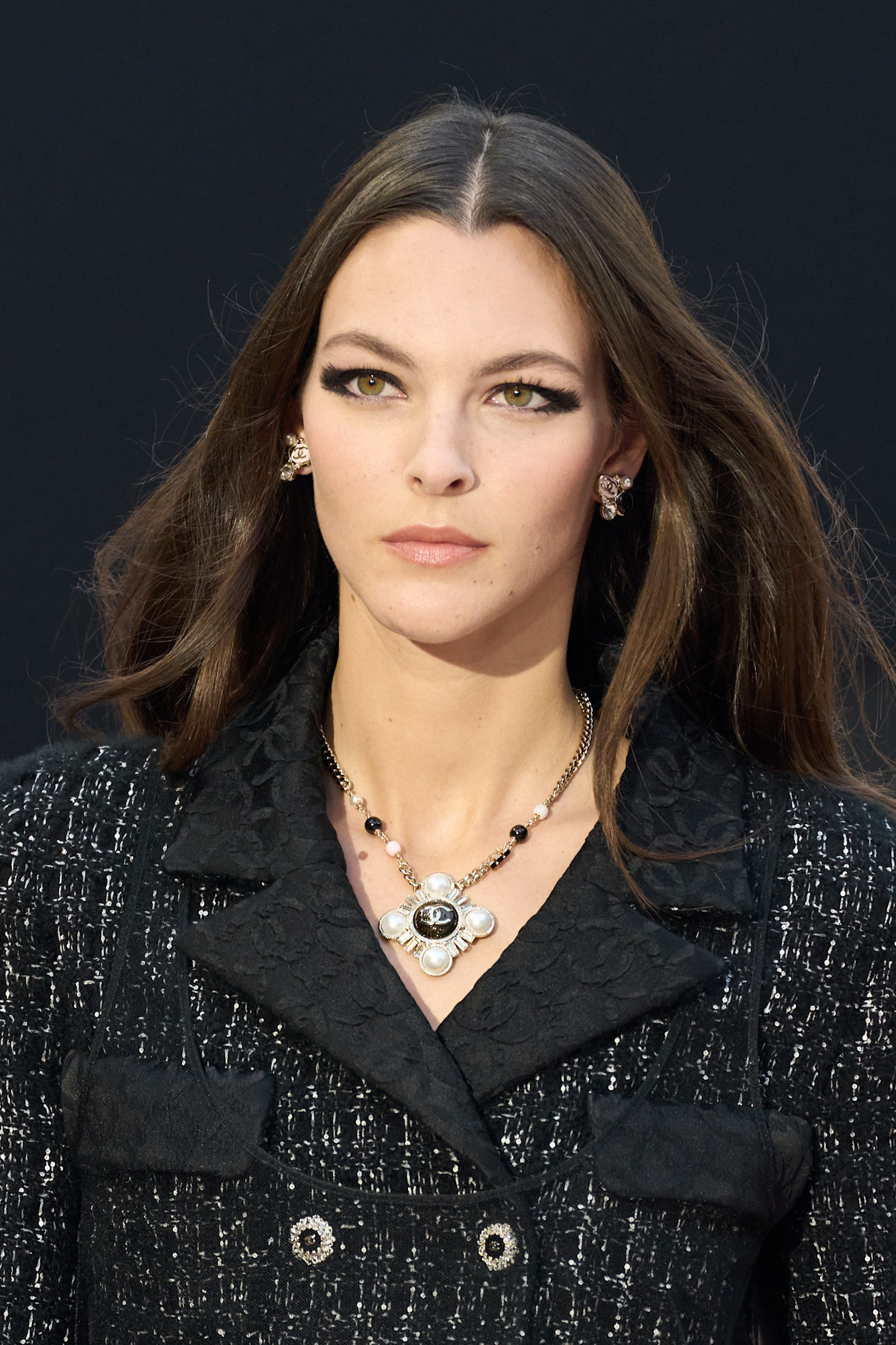Chanel أكسسوارات الوجه البيضاوي