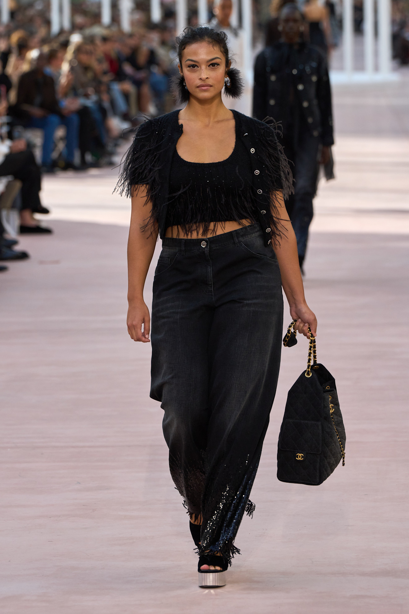 Chanel الشراشيب في تصاميم البناطيل من
