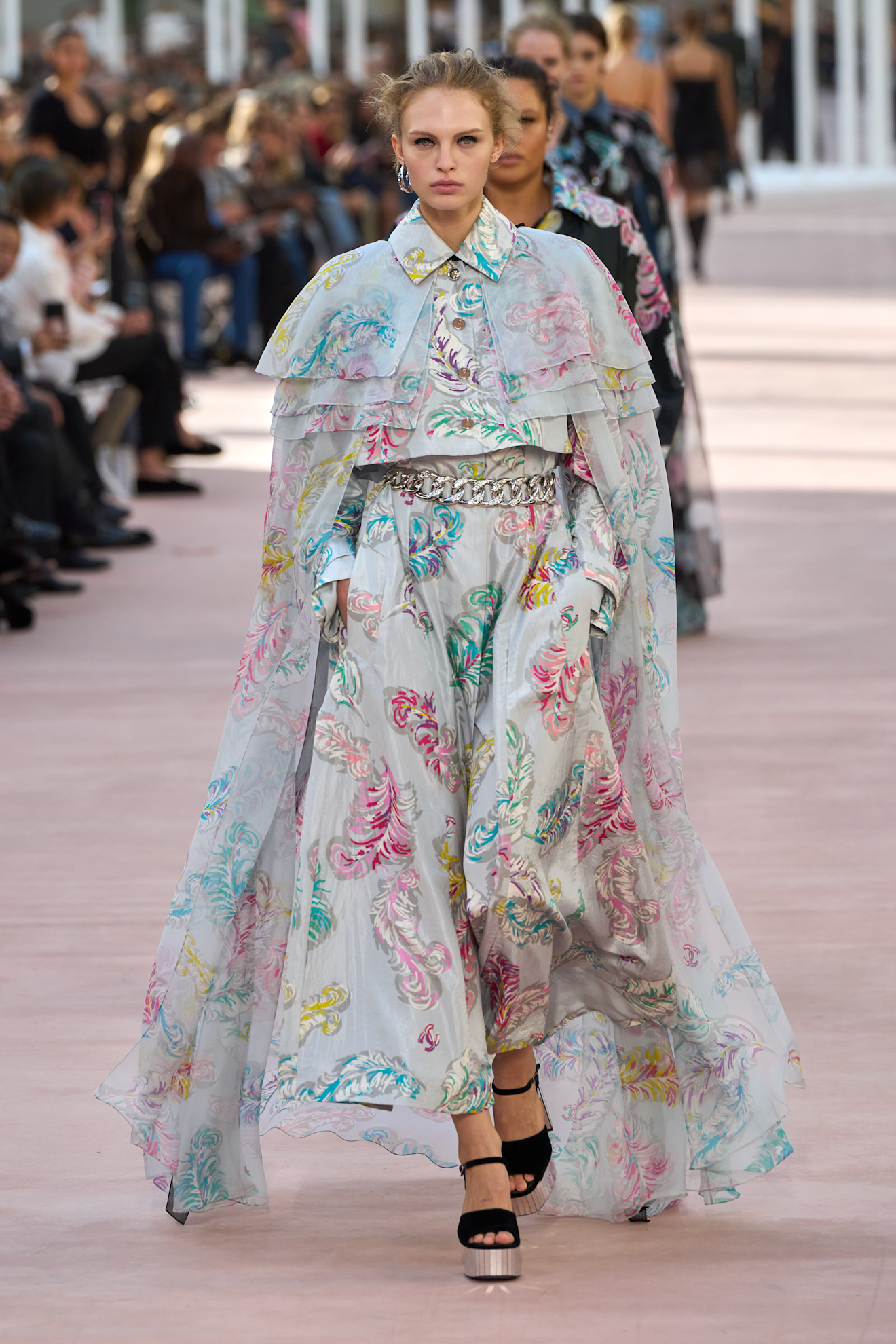 Chanel فستان واسع مع تصميم الكاب من