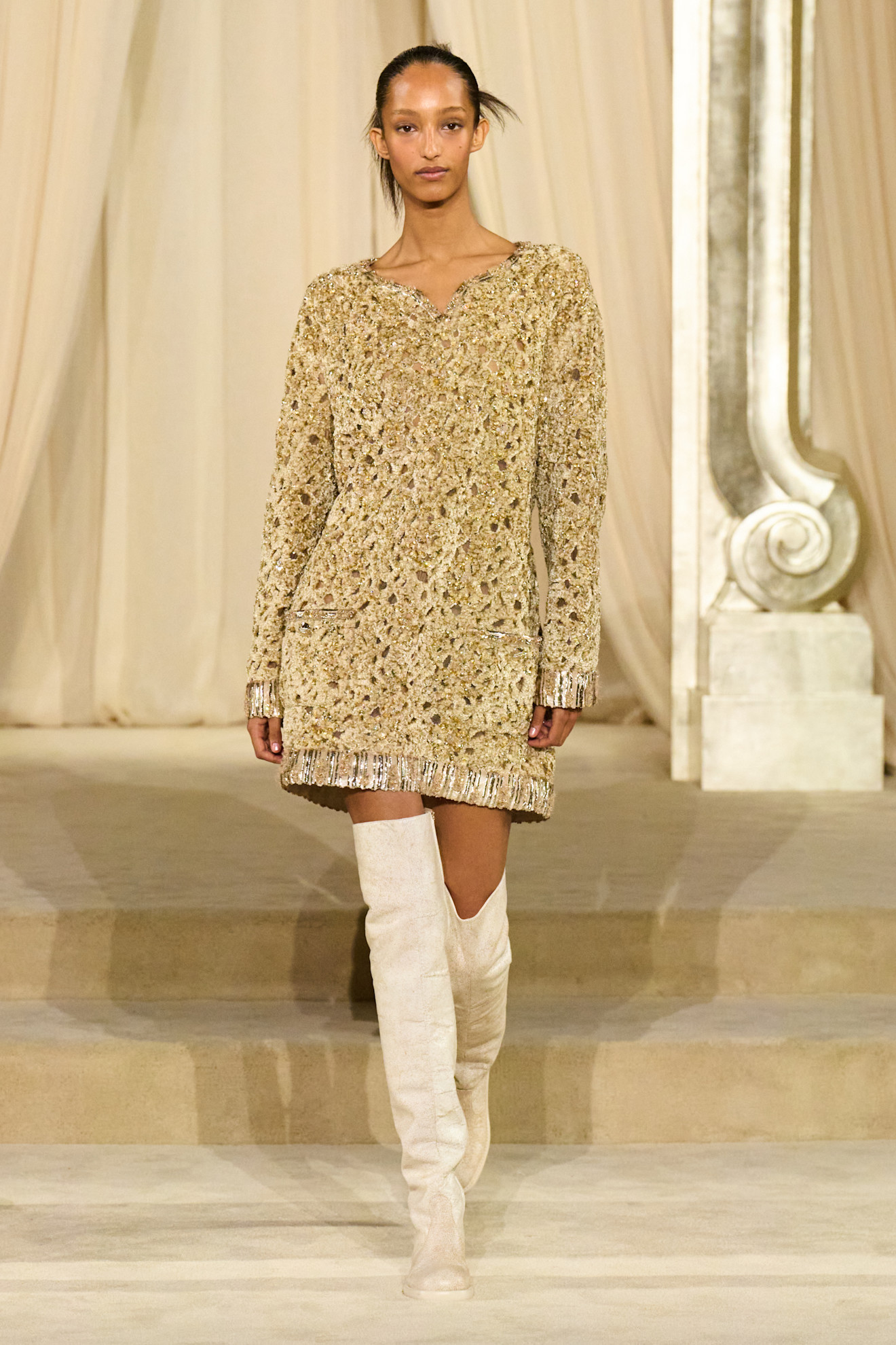 من مجموعة CHANEL للأزياء الراقية لموسم خريف وشتاء 2025-2026