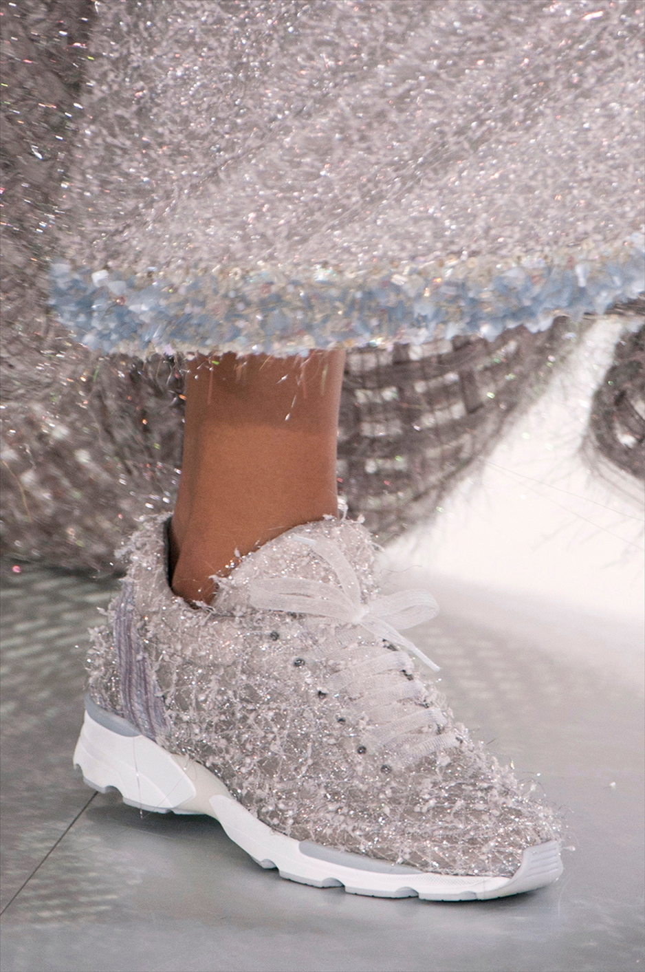 من مجموعة "شانيل" CHANEL لربيع وصيف 2014 للأزياء الراقية