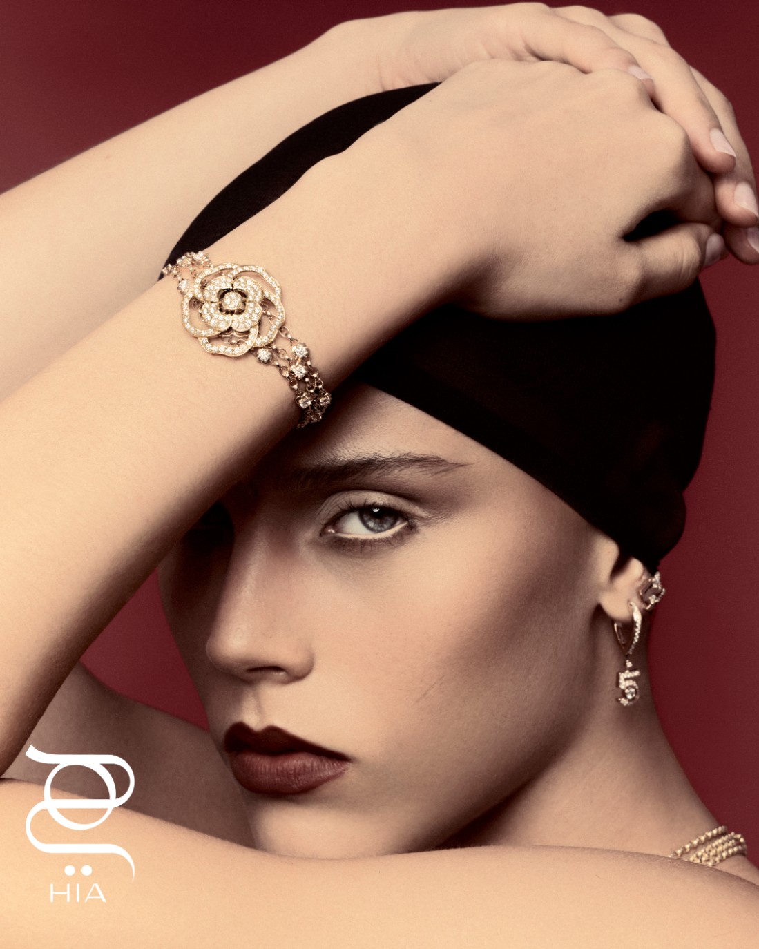 سوار ‏CAMÉLIA BLOOM‏ المرن من الذهب الأصفر والألماس، من مجوهرات "شانيل" ‏CHANEL‏ الفاخرة