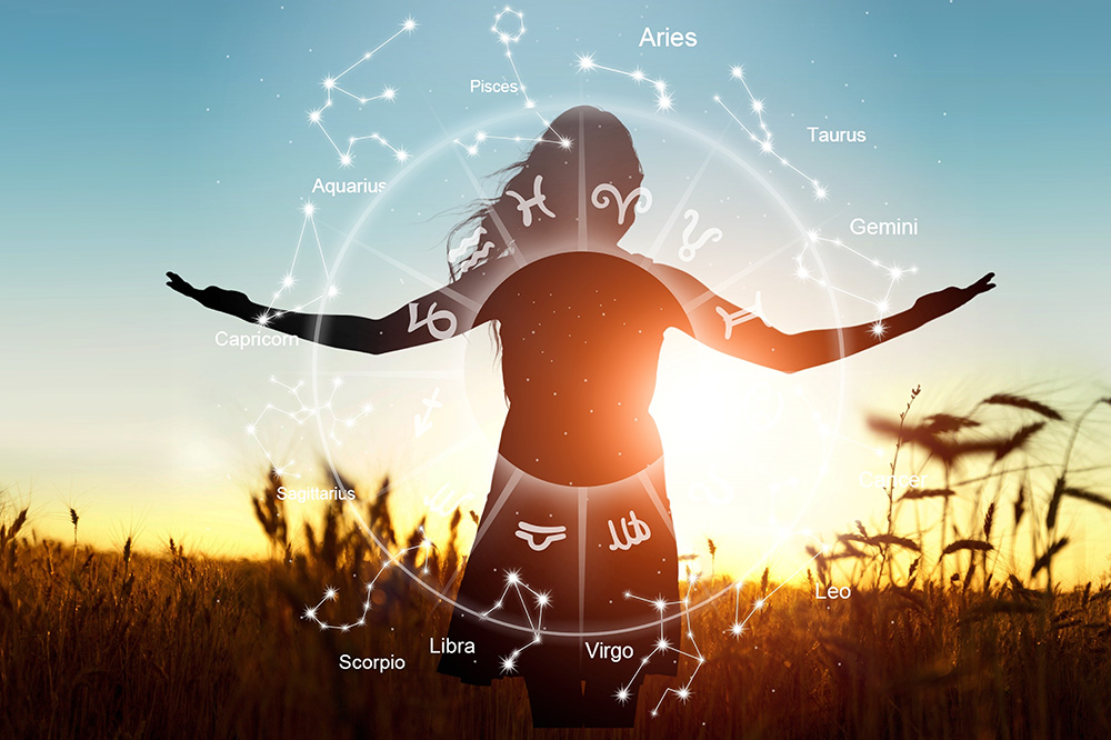 صفات العشرية الأولى والثانية من برج الاسد