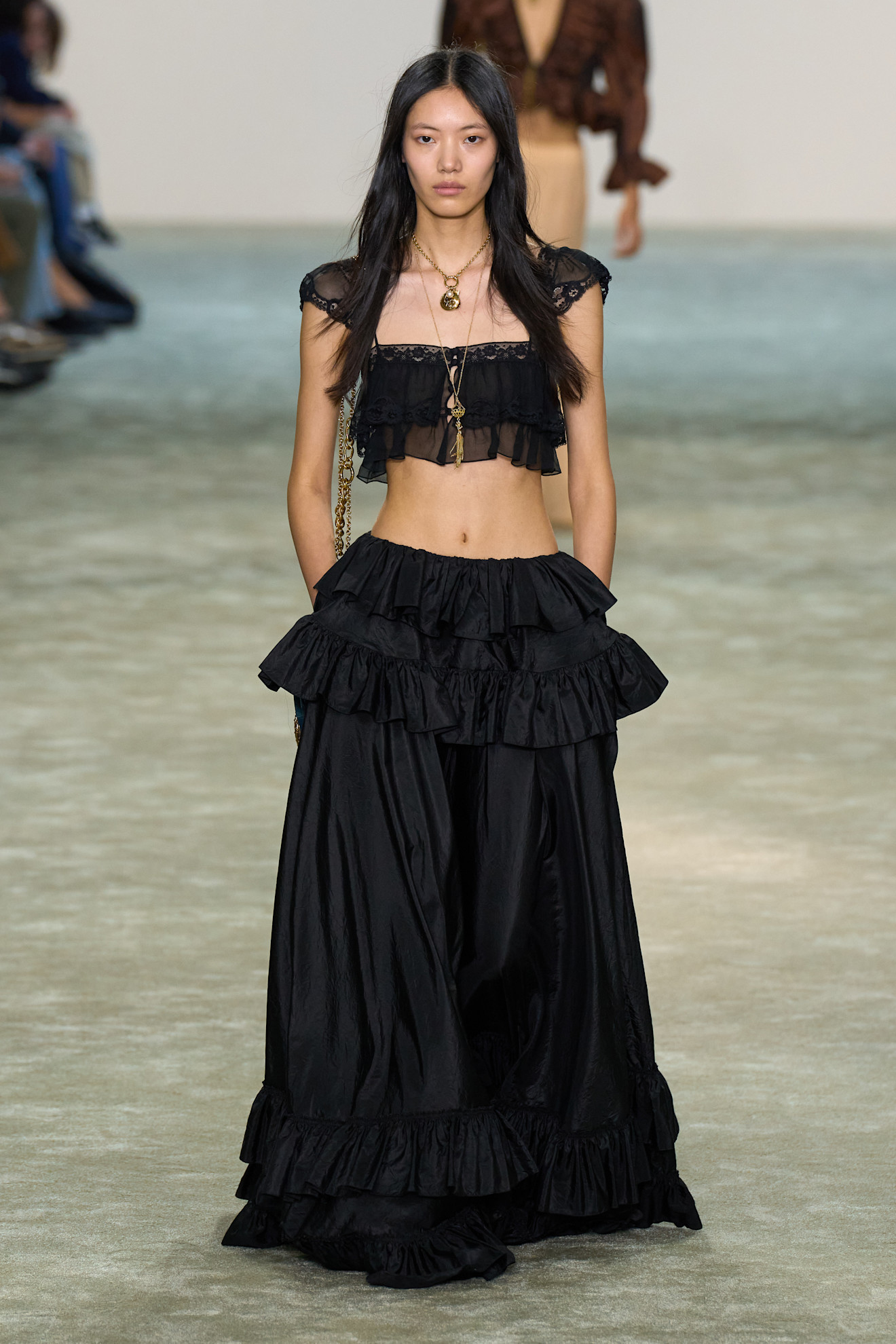 Chloe الطابع البوهيمي في تنسيق التنورة الماكسي من