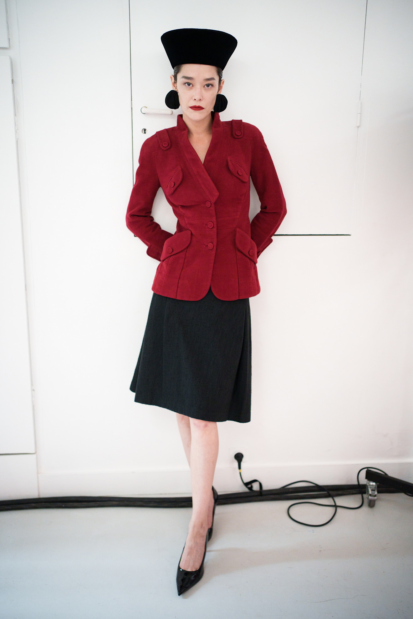 موضة البلايزر الحمراء الفاتحة