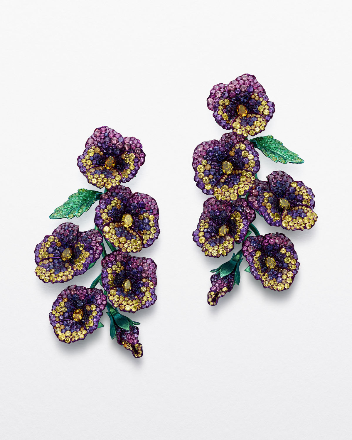 أقراط بانسي Pansy earrings من شوبارد Chopard