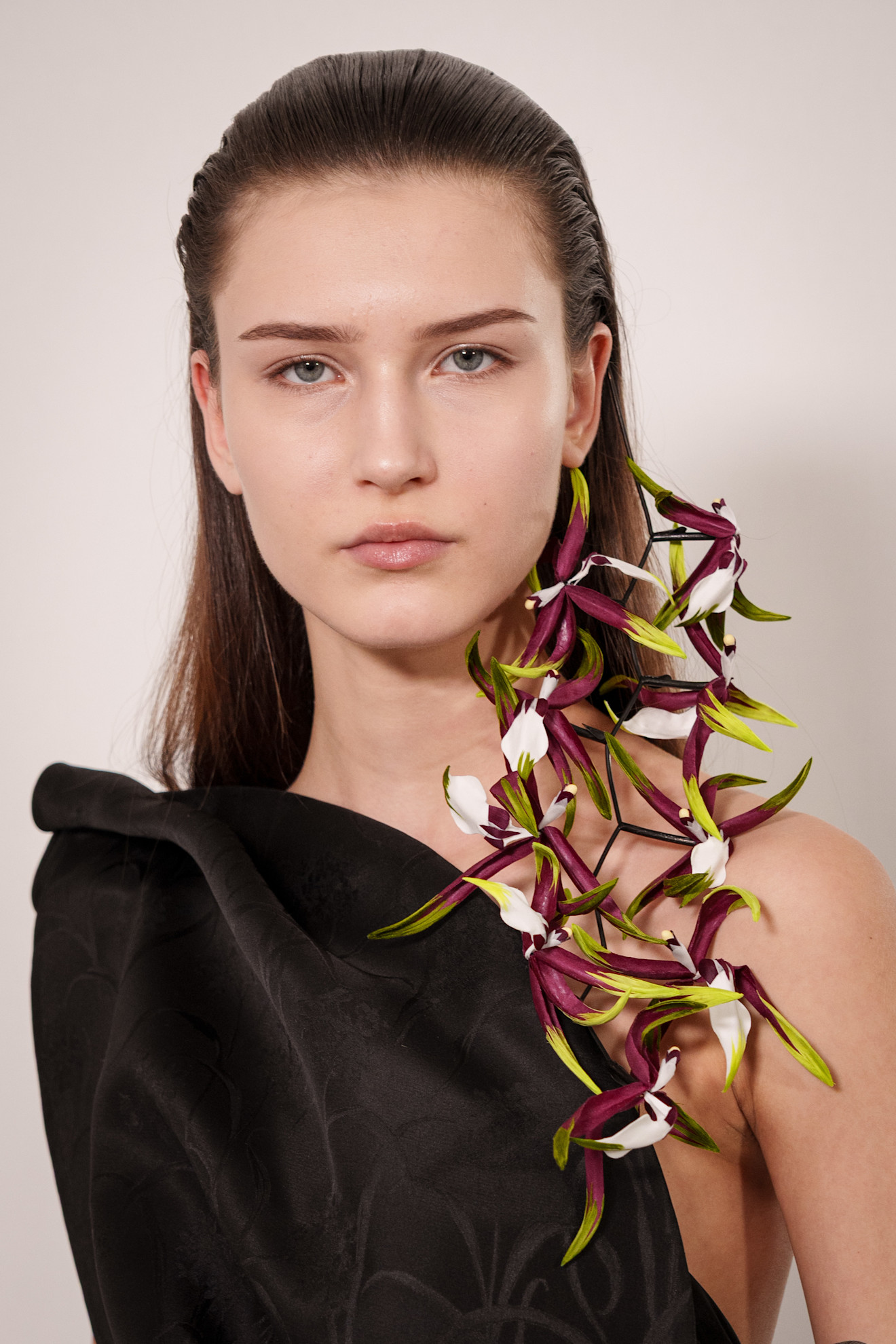 صيحة المكياج البني المات والفاتح