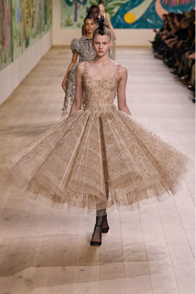من مجموعة "ديور" Dior لربيع وصيف ٢٠٢٥ للملابس الجاهزة