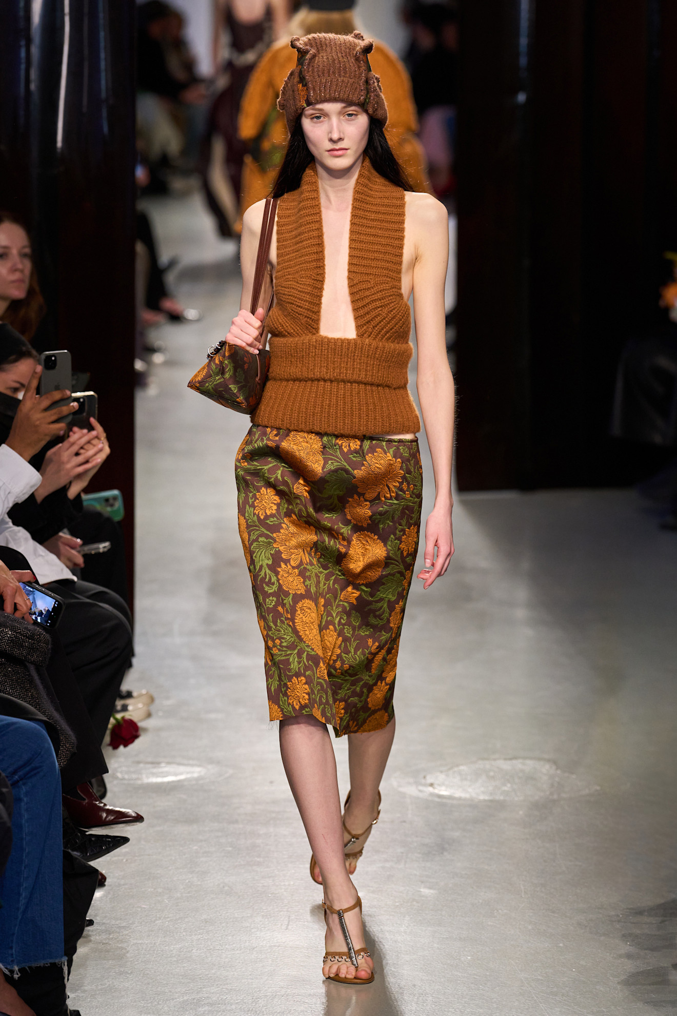 موضة تنانير الورود المتدرجة والهندسية