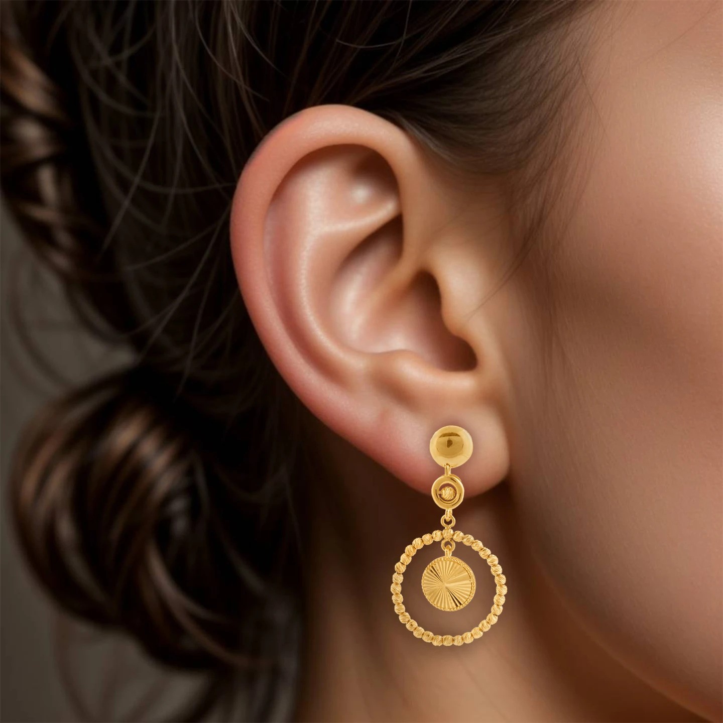 Circle Drop Earrings  من L’azurde