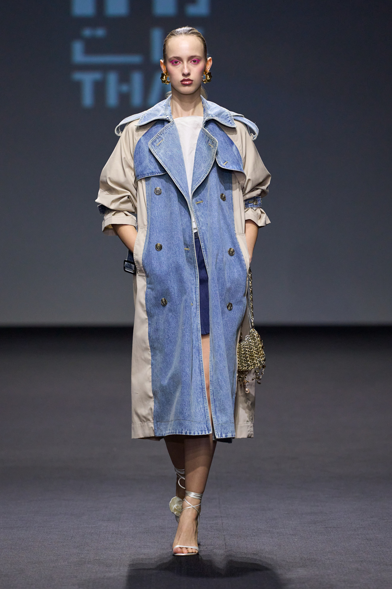 Concept Store معطف الترنش باللونين البيج والجينز من