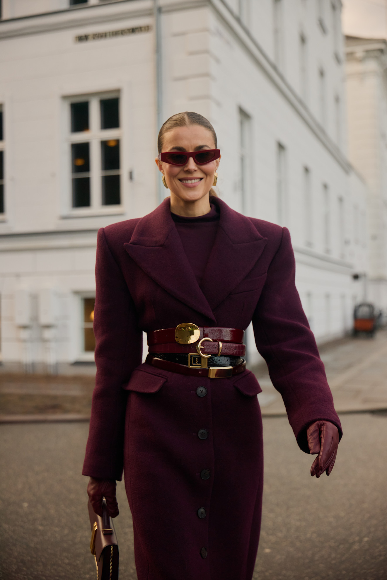 صيحة اللّون العنابي لشتاء 2026