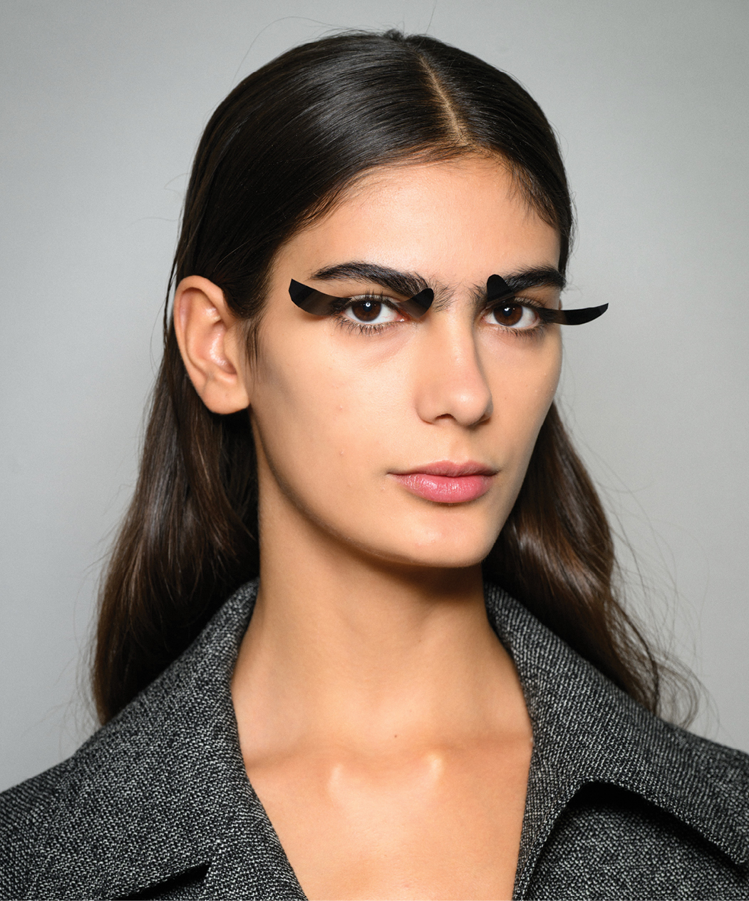 عارضة دار Courrèges