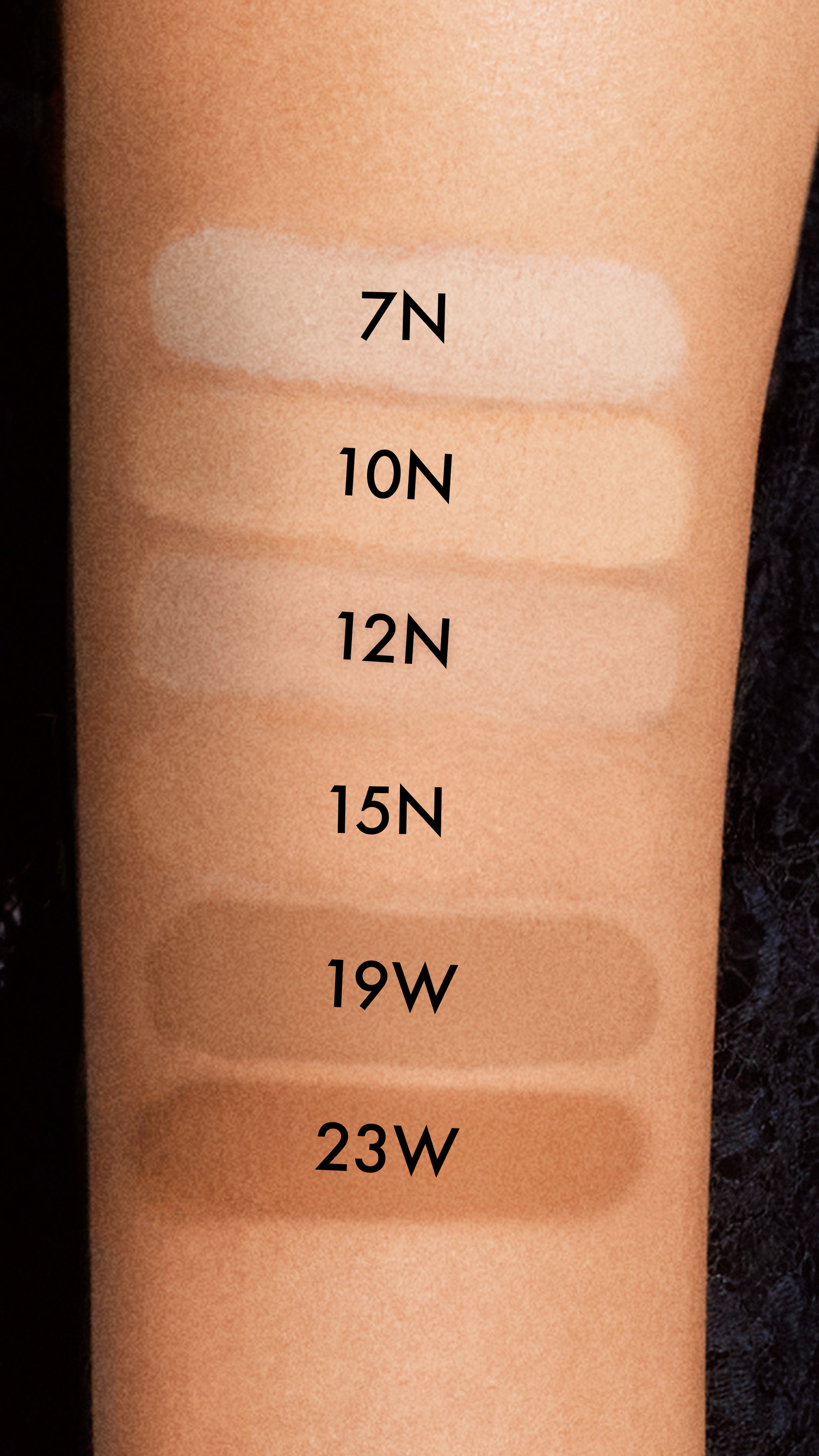 ـ بودرة الأساس Everlast Powder Foundation من Dolce&Gabbana: