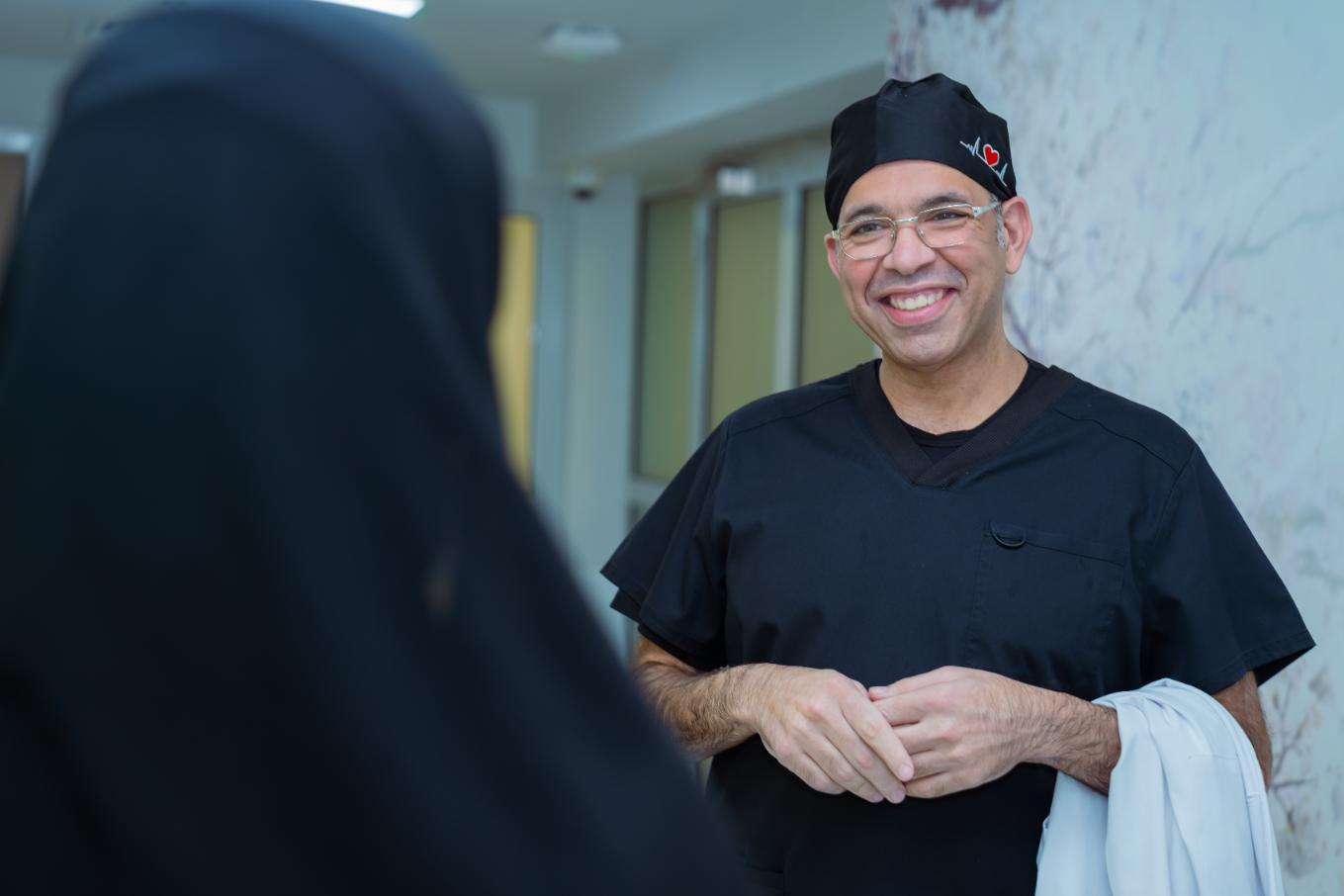 الدكتور عمرو الأركوبي – الاختصاصي في جراحة التجميل والترميم