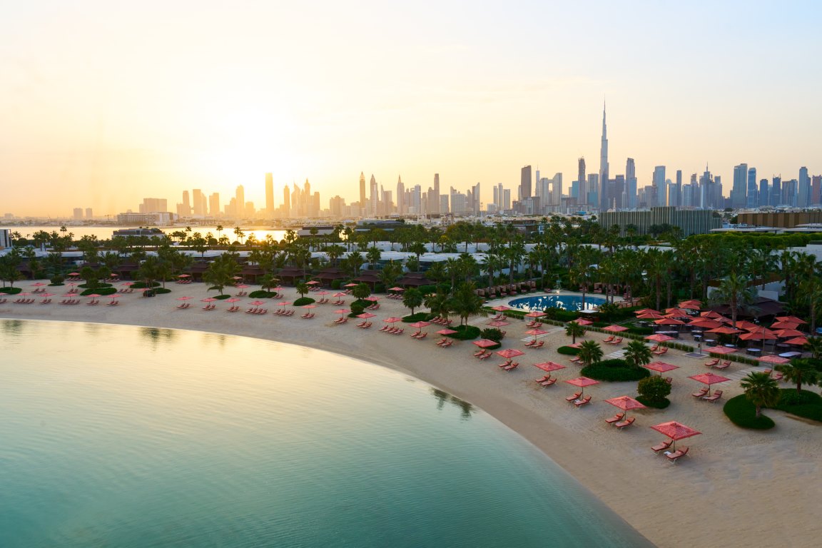 بولغري تطلق Serpenti Beach Club في دبي