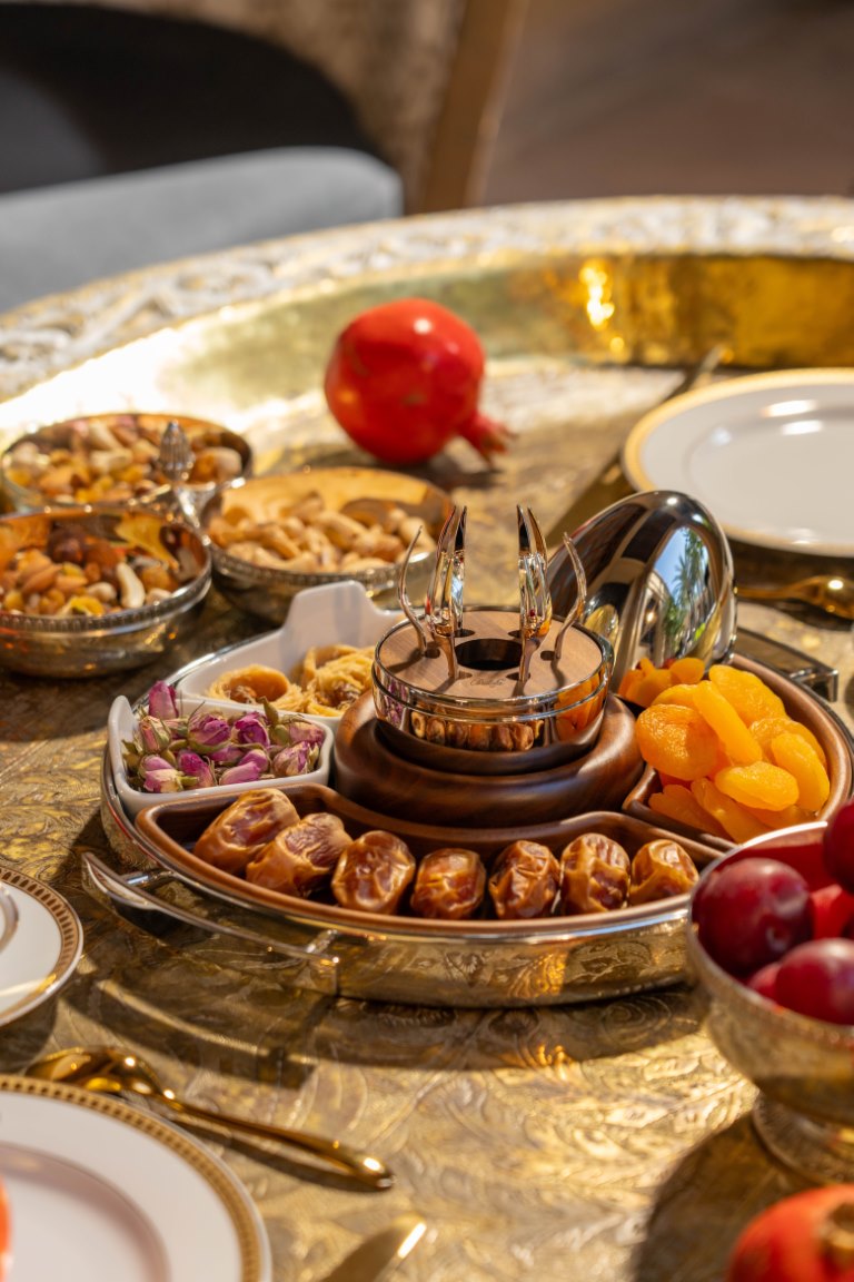 كريستوفل تضيء طقوس شهر رمضان المبارك بالتعاون مع المصممة الإماراتية هجر التنيجي