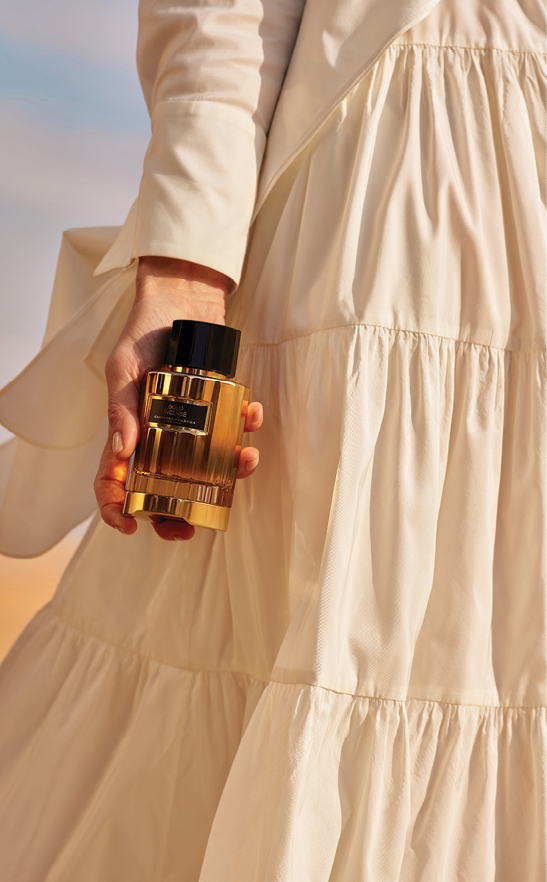 Carolina Herrera الحب من النظرة الأولى تجاه ثقافة الخليج Gold Incense تكريم للذكريات الصحراوية