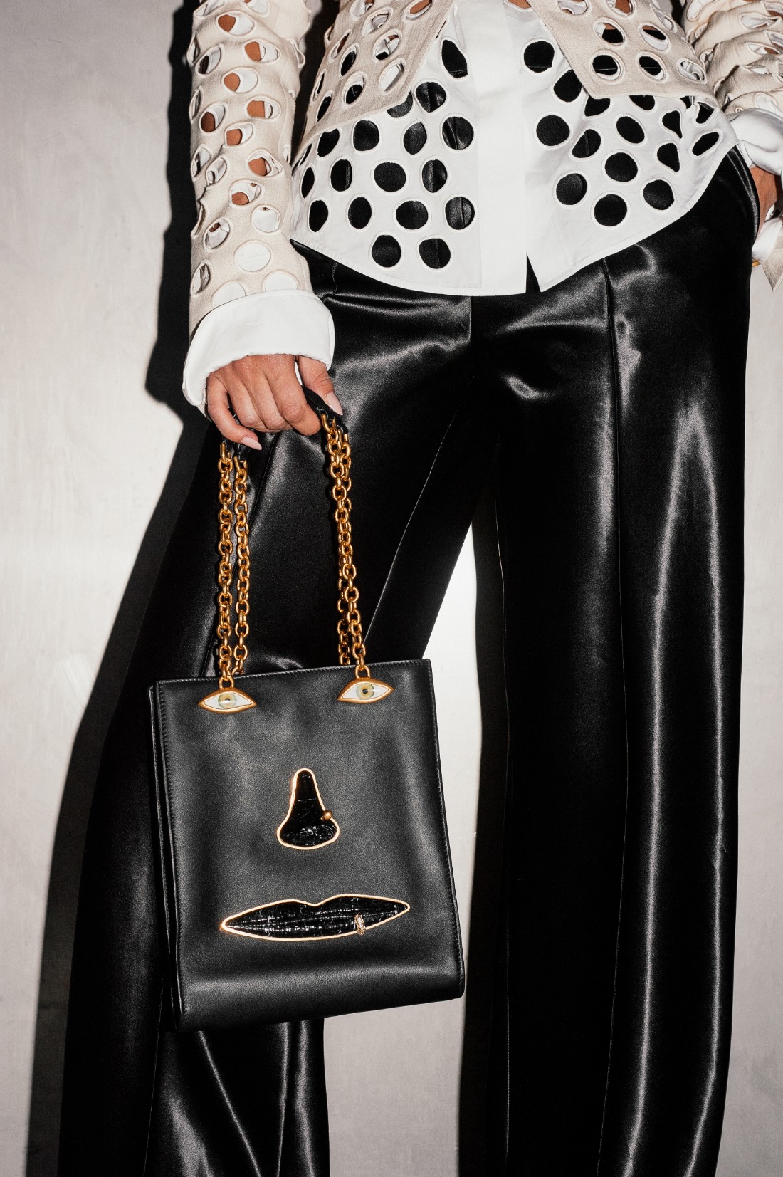 تعود حقيبة ‏The Face‏ الأيقونية بإصدار يتجاوز حدود المألوف