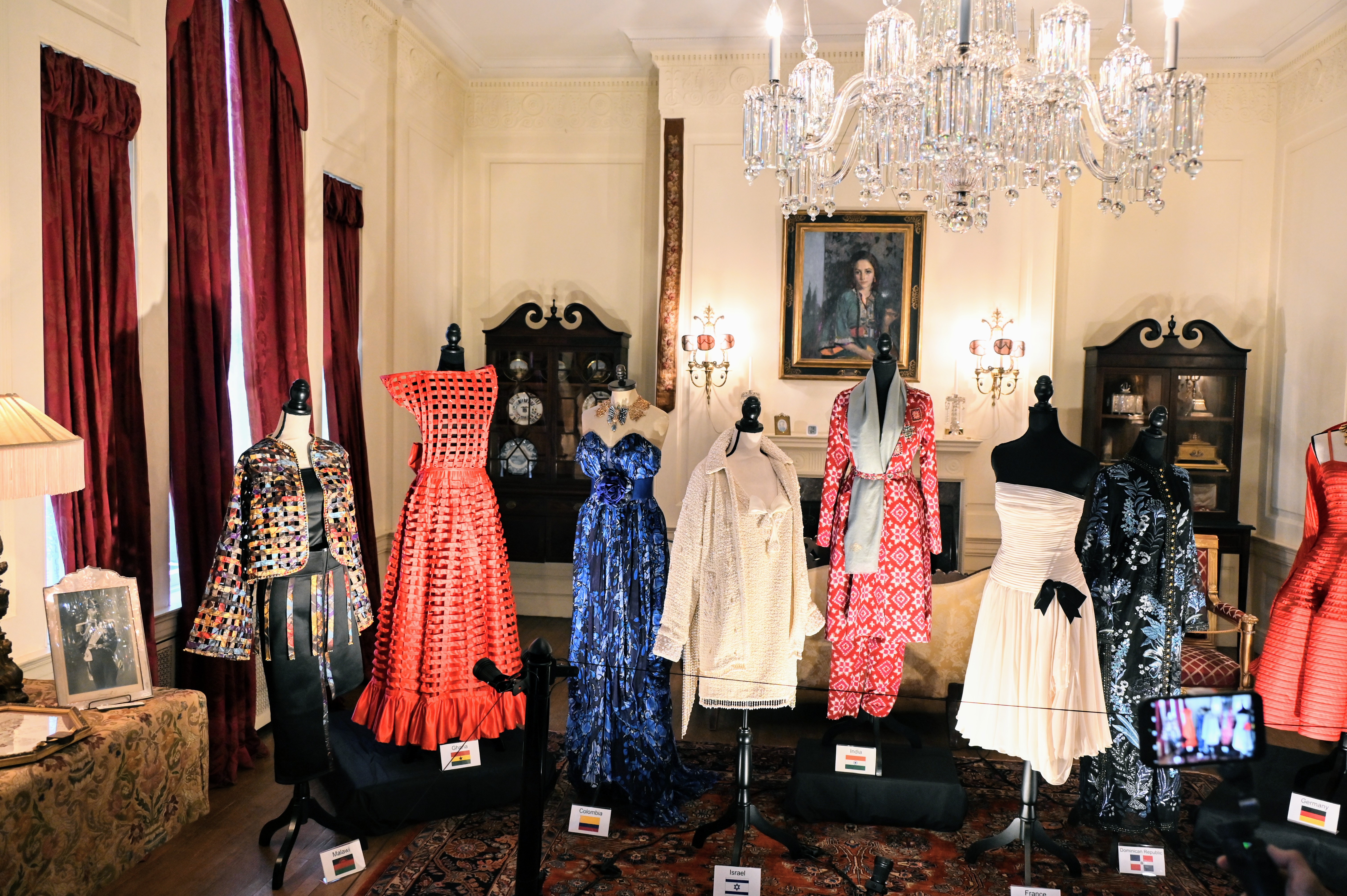معرض Fashioning Power بواشنطن