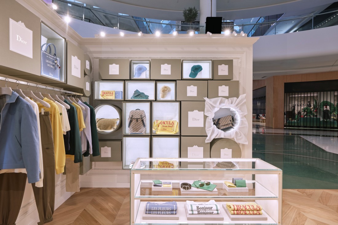 أولى إبداعات "جوناثان أندرسون" في دبي مول