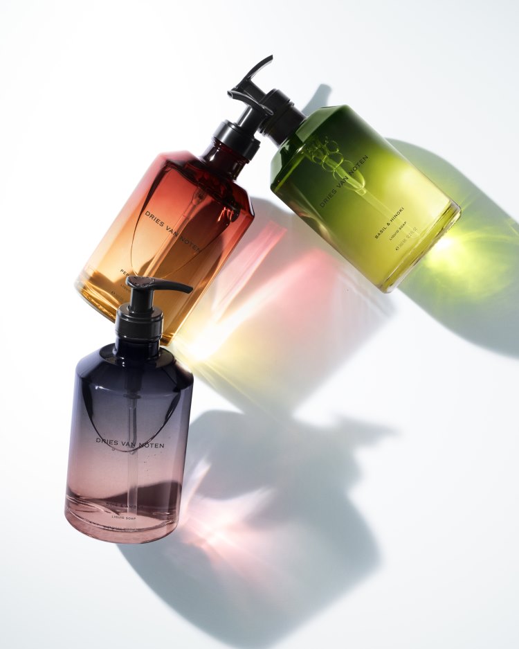 علامة DRIES VAN NOTEN BEAUTY تطلق تشكيلتها الجديدة من مستحضرات العناية بالجسم واليدين
