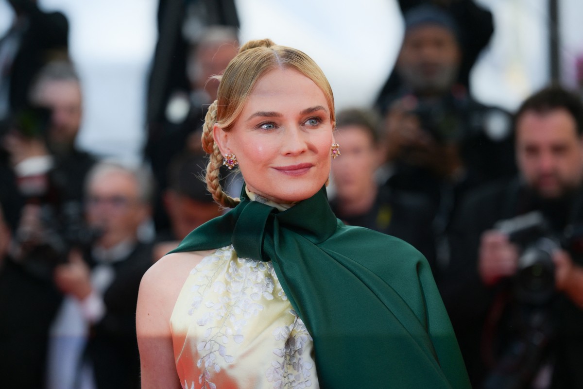 رسمات المكياج المشمشي المات بأسلوب Diane Kruger