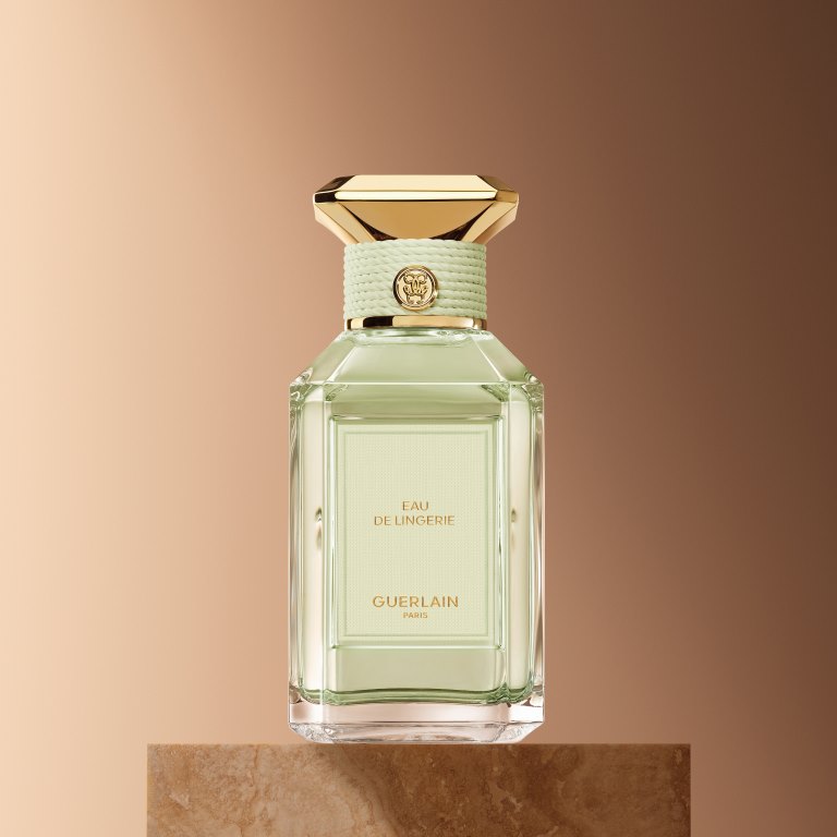 L'ART & LA MATIERE LES EAUX مجموعة تحتفي بكل لحظات الحياة الرمزية