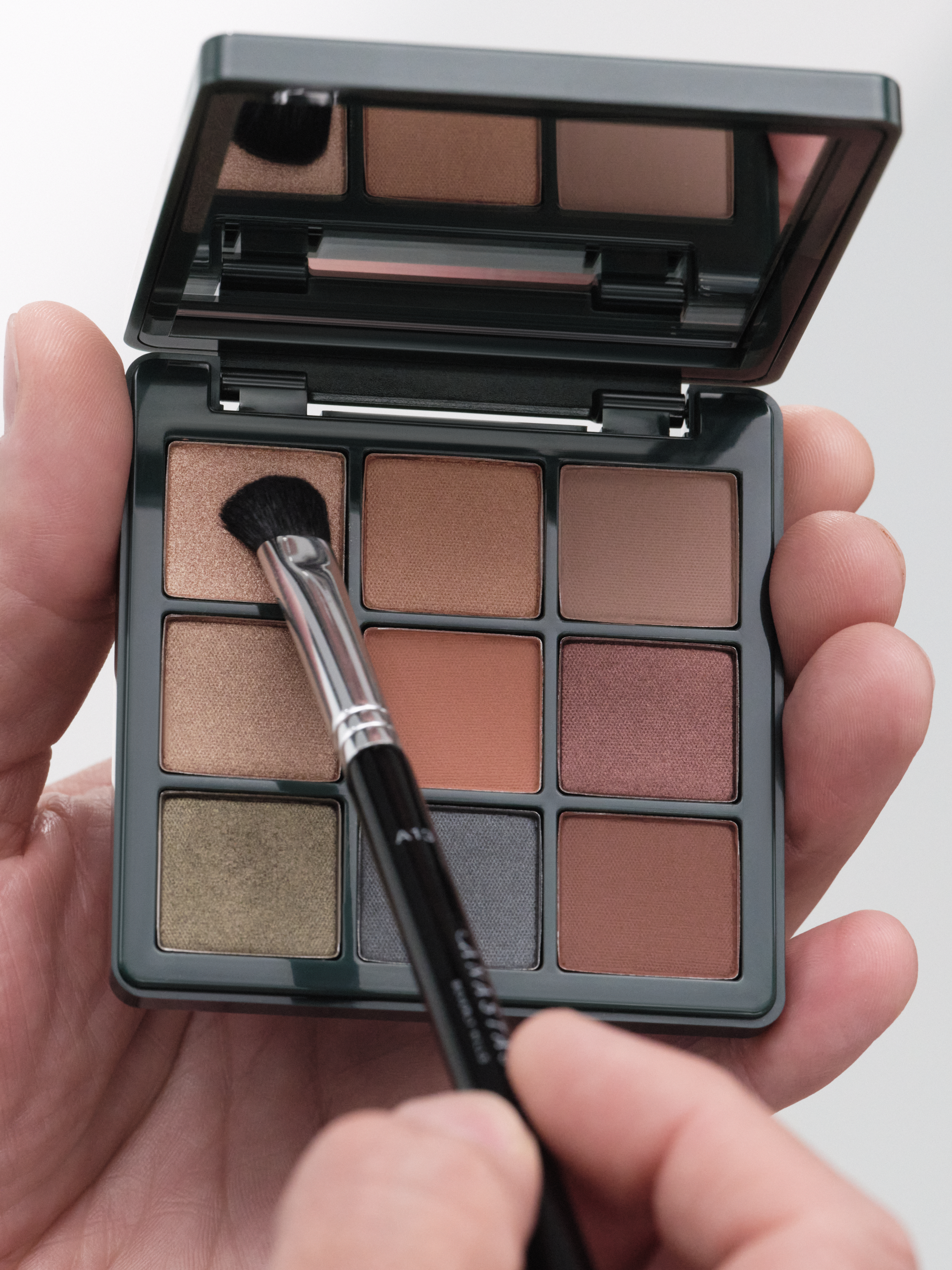  Anastasia Beverly Hills 