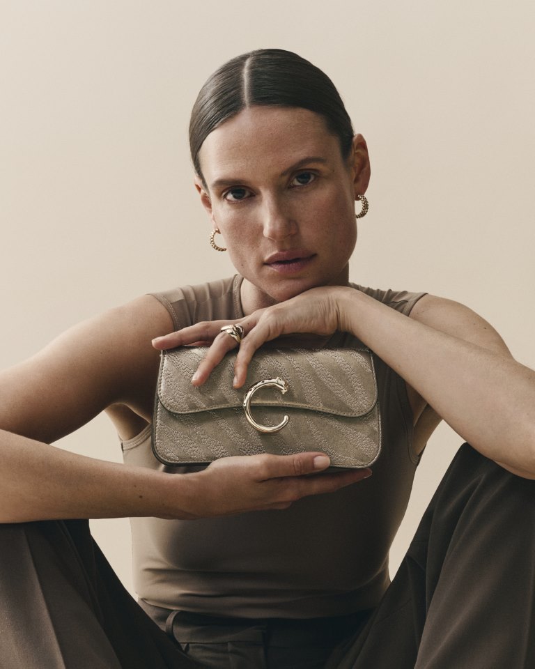 لمسات أزياء متنوّعة حول حقائب كارتييه 