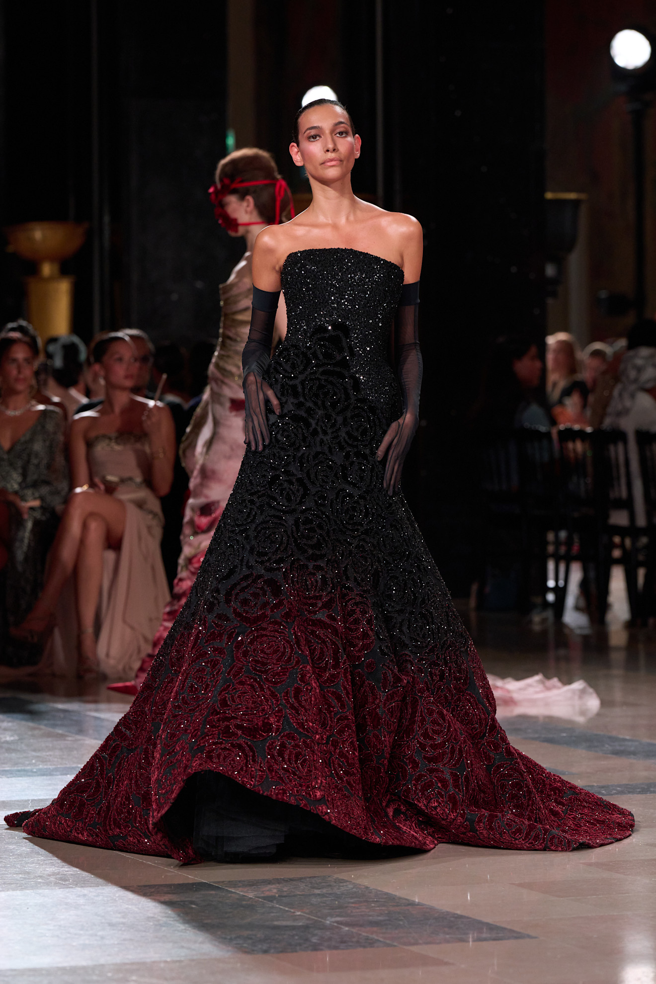 من مجموعة Elie Saab خريف و شتاء  2026 للأزياء الراقية