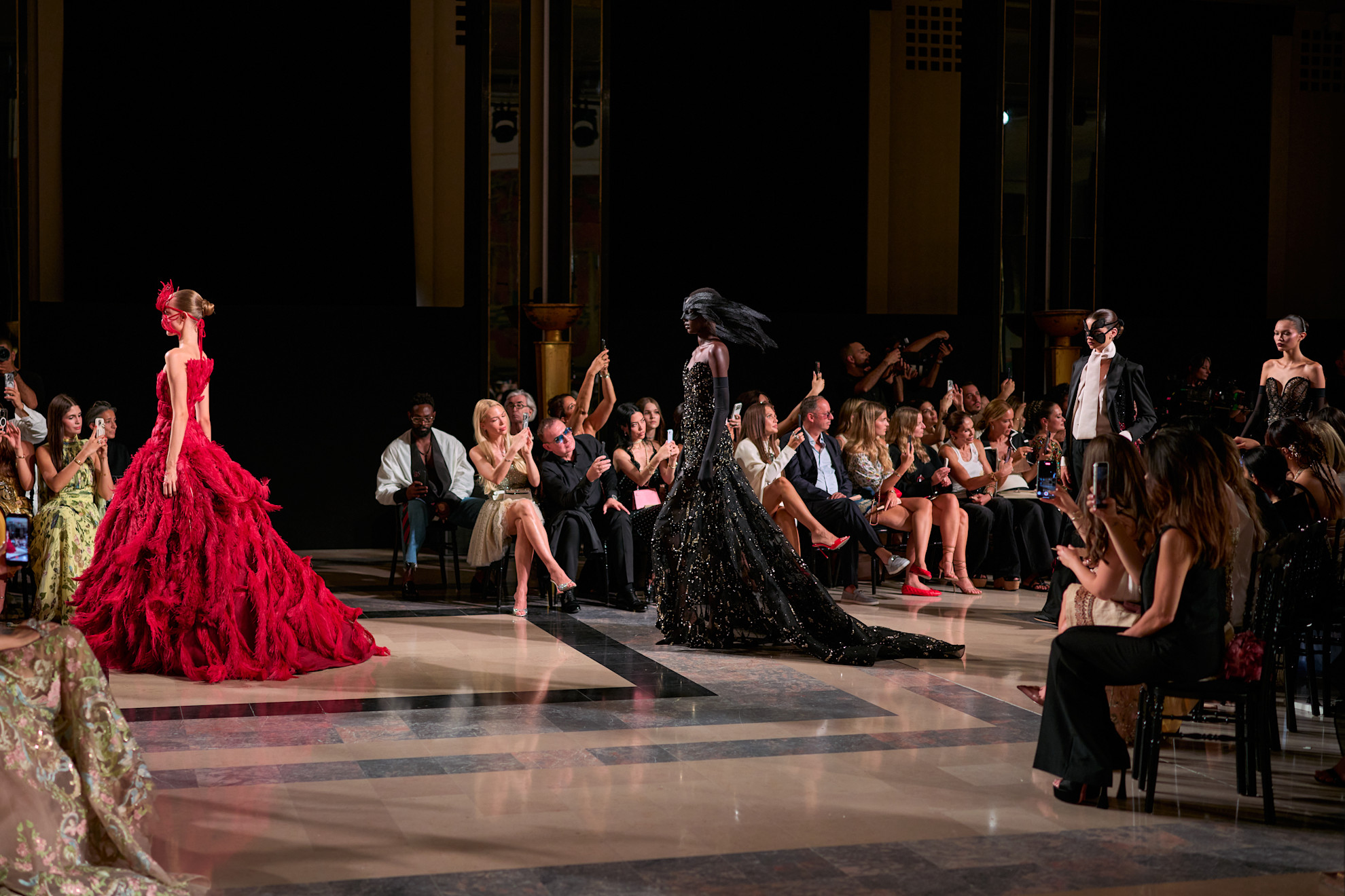 من مجموعة Elie Saab خريف و شتاء  2026 للأزياء الراقية