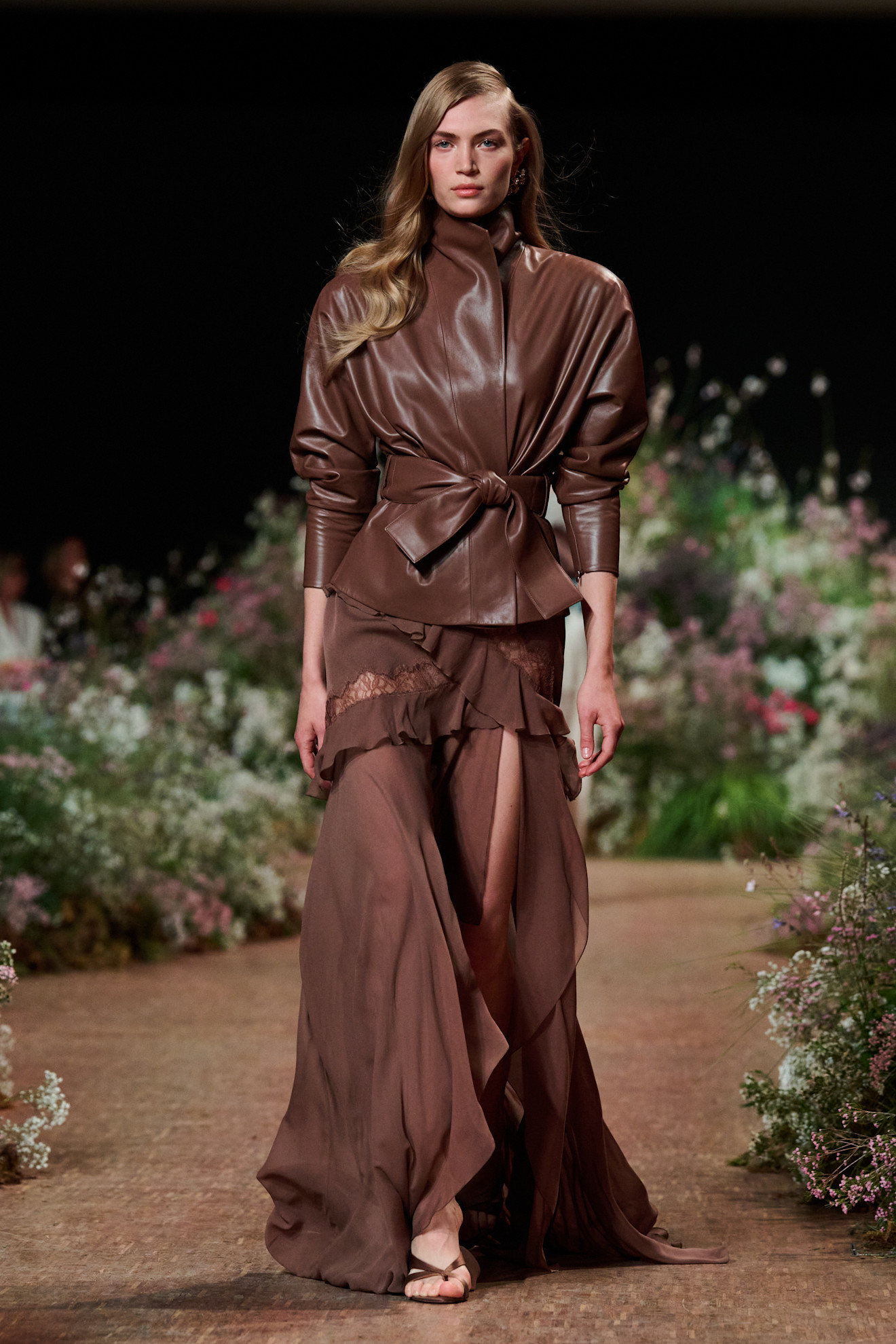 من مجموعة Elie Saab ربيع و صيف 2027 للملابس الجاهزة