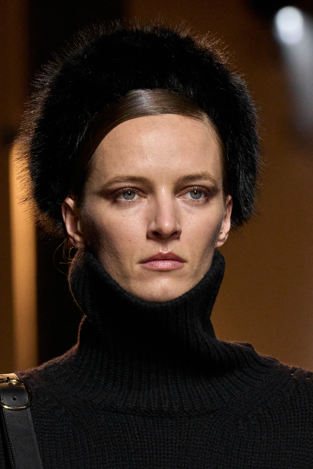 صيحات خريف وشتاء 2025-2026 بأسلوب Saint Laurent