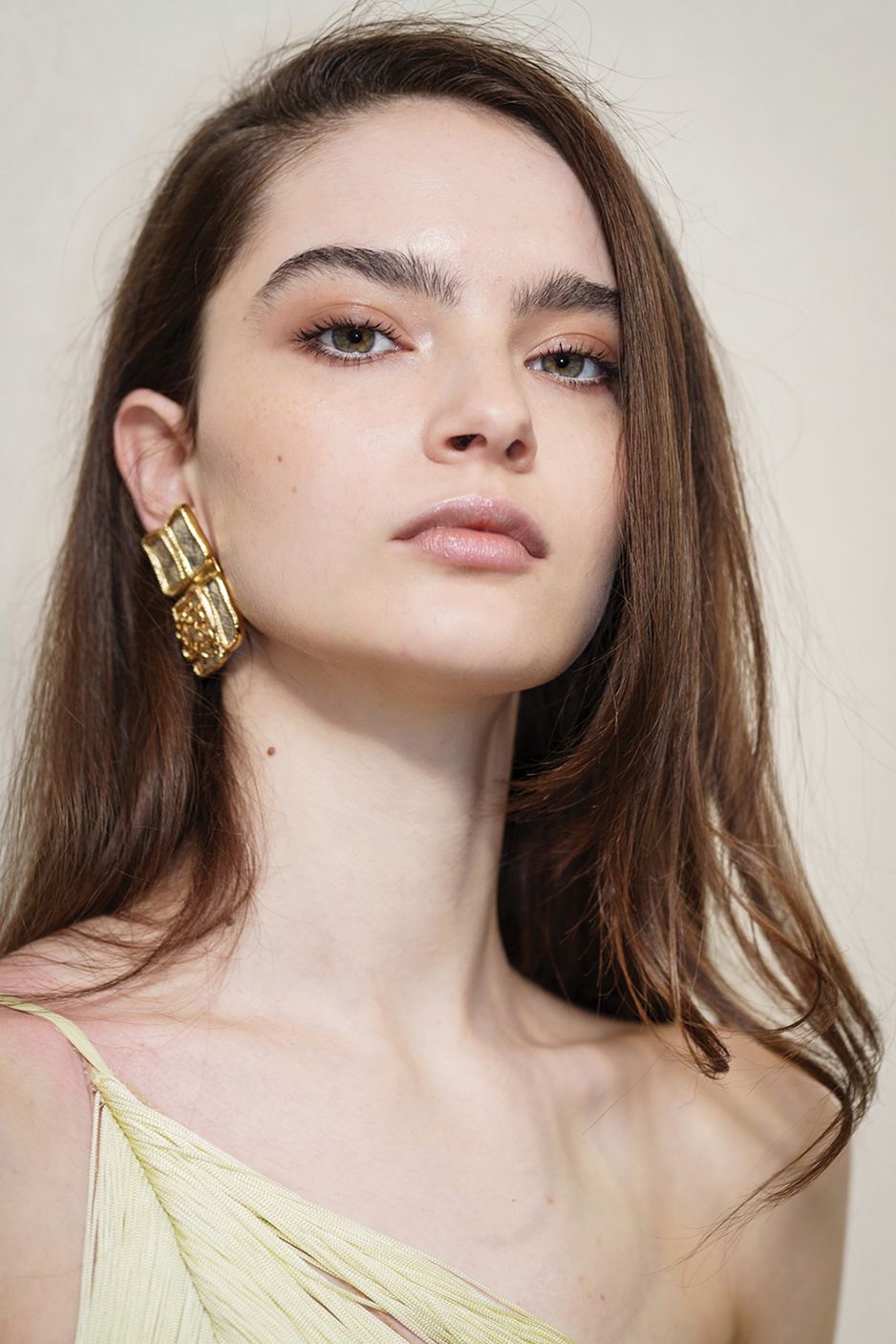 عارضة دار Elie Saab