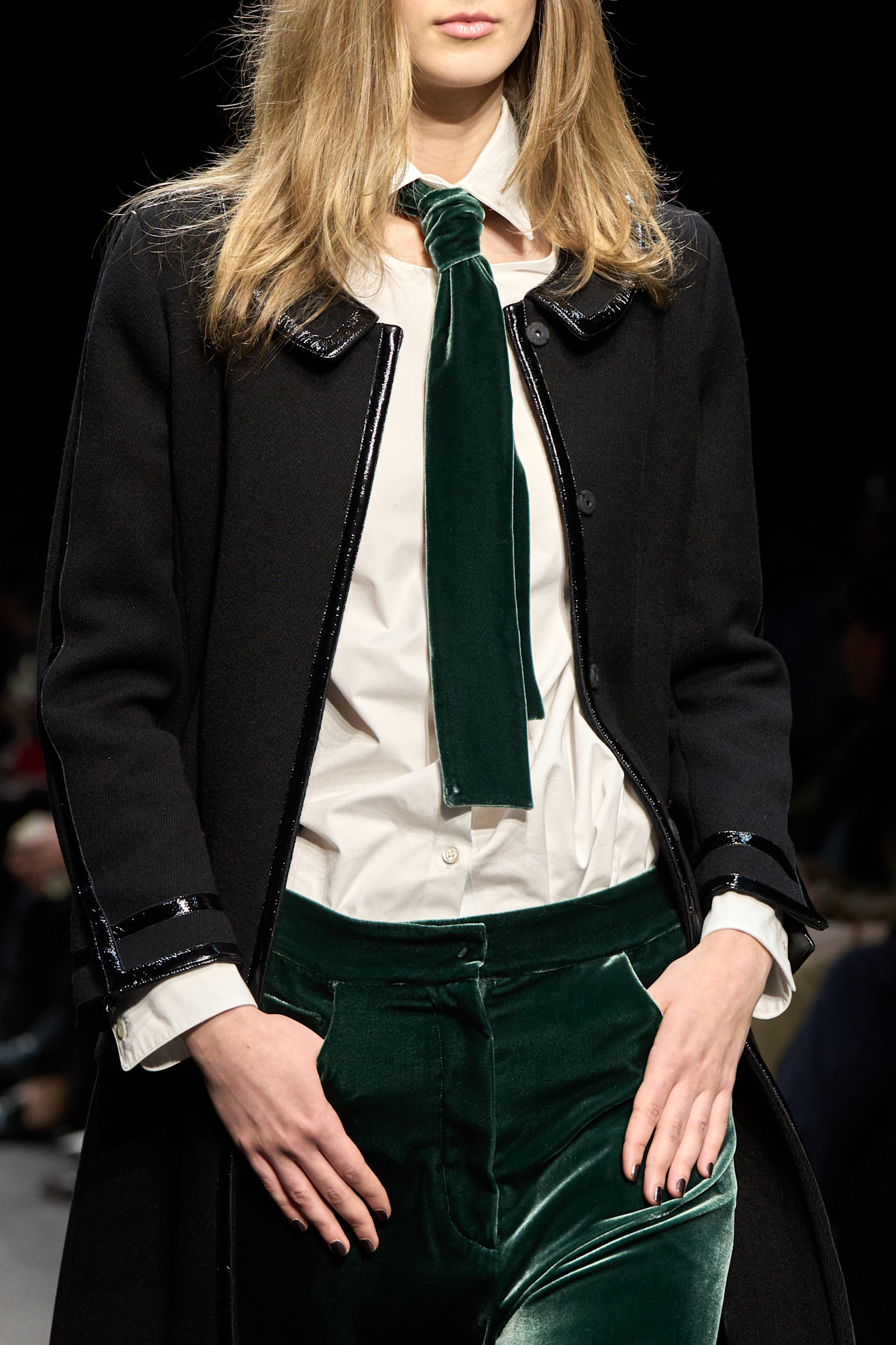Emporio Armani صيحة ربطة العنق الكلاسيكية من