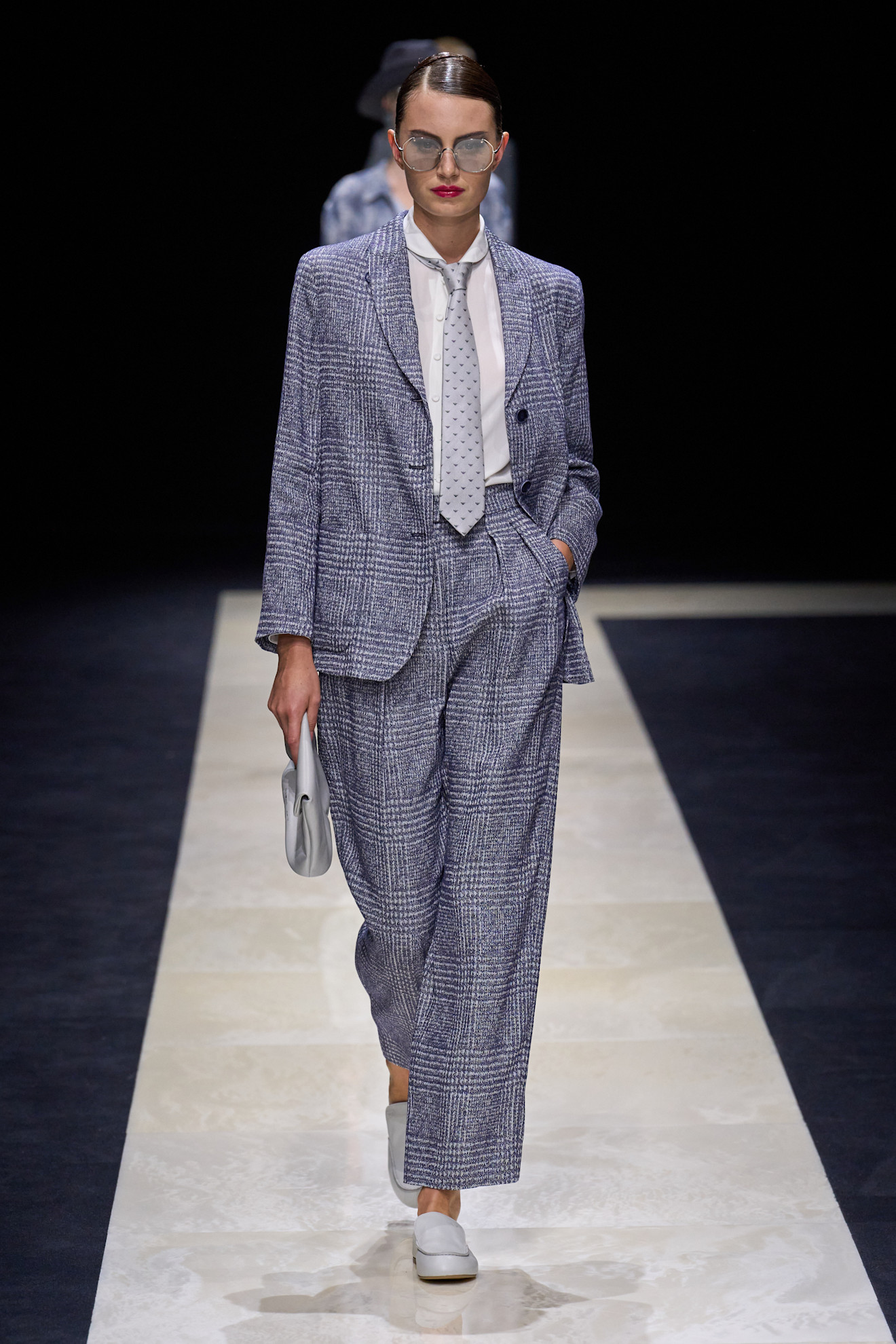 Emporio Armani موضة ربطة العنق للسيدات من