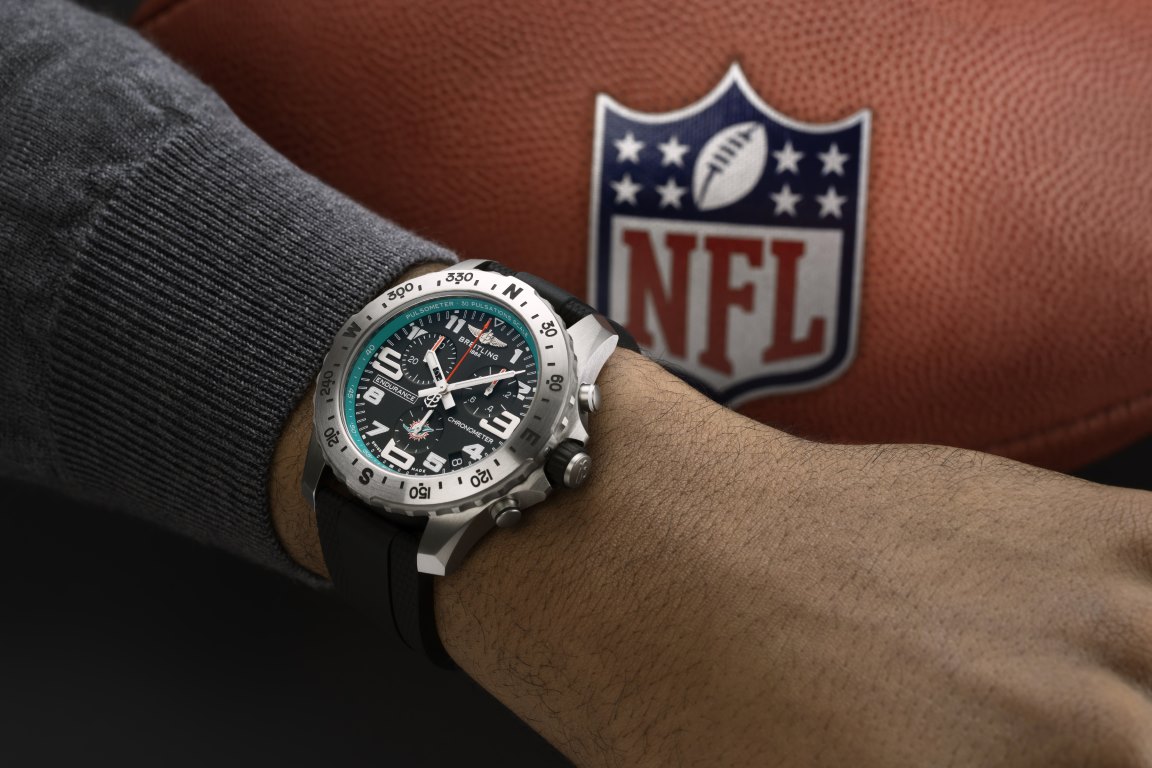 Breitling الشريك الرسمي للدوري الوطني لكرة القدم الأمريكية 