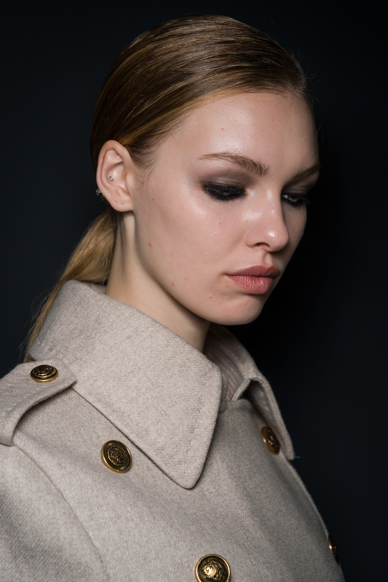 رسمات المكياج البني الفاتح