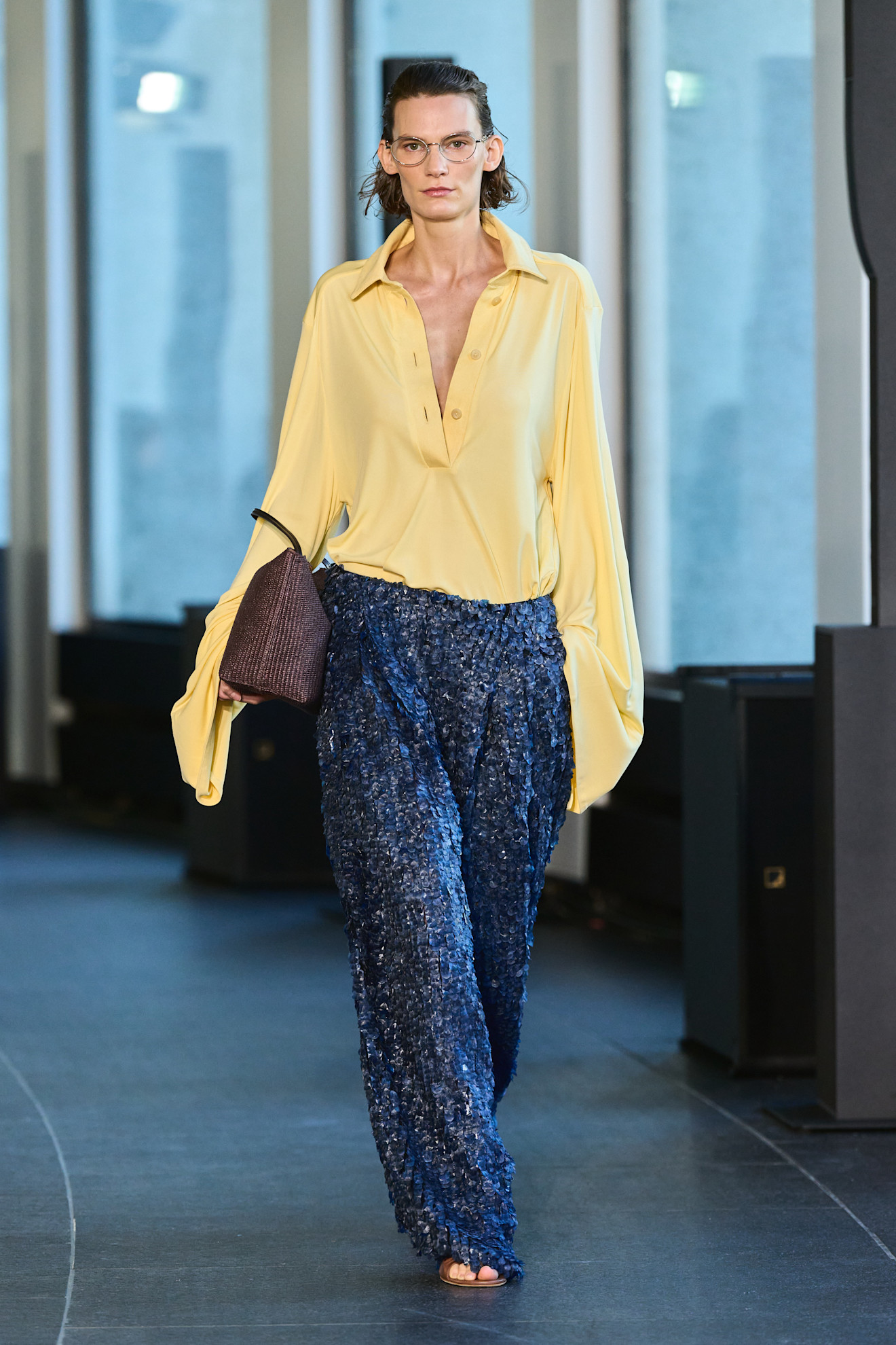 Esber الأصفر الزبادي مع الأزرق أو الكحلي