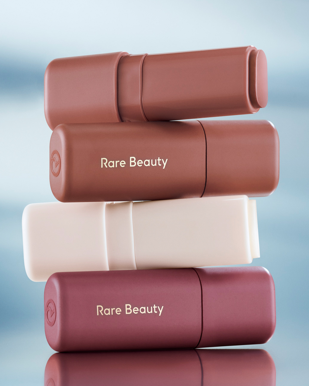 FIND COMFORT LIP BUTTER من علامة RARE BEAUTY