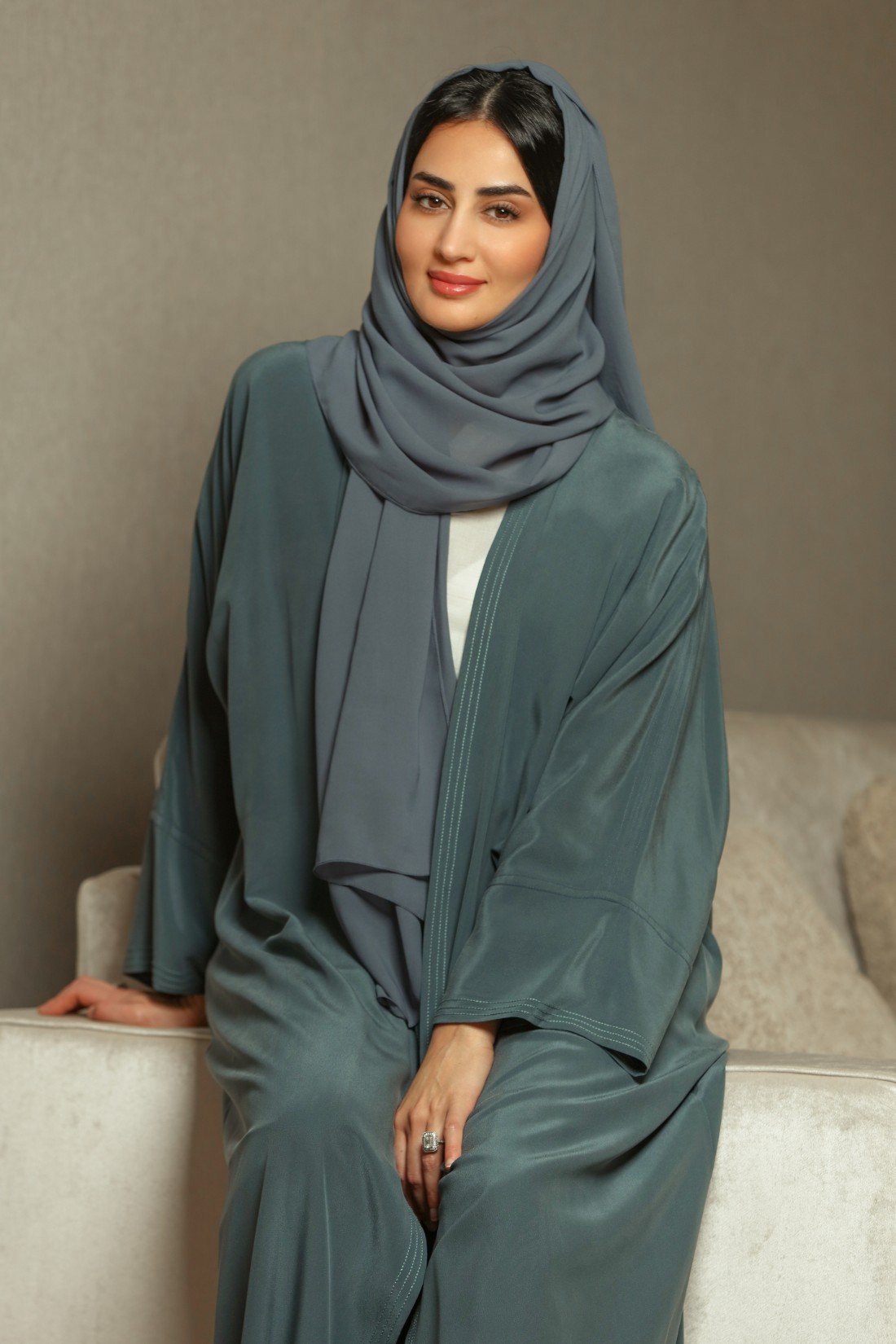 المصممة فاطمة الهاشمي، مؤسسة علامة HASHIMI