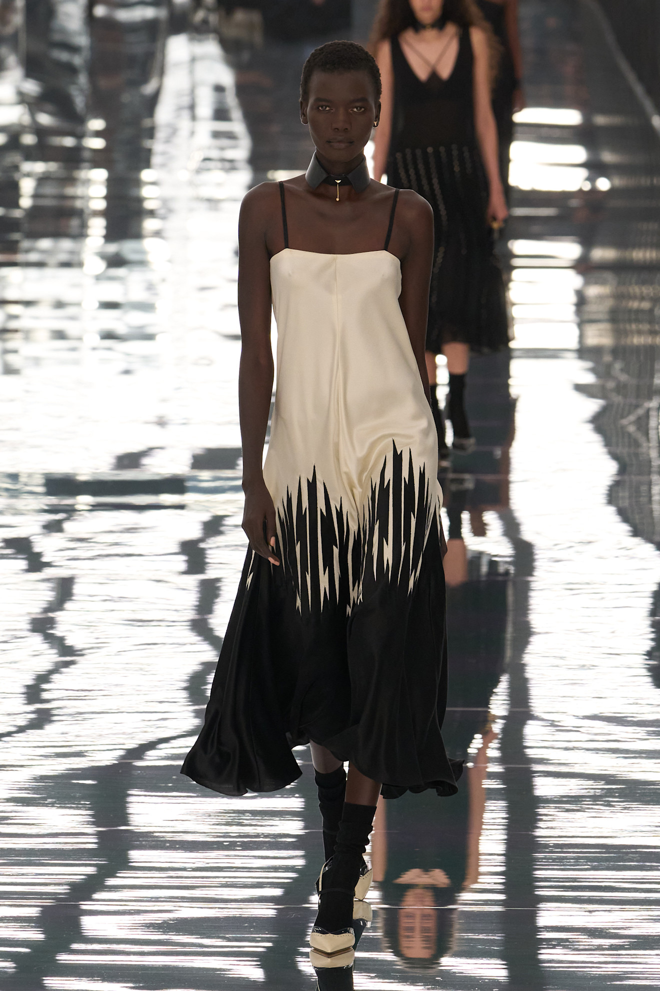 من مجموعة Fendi ربيع و صيف 2027 للملابس الجاهزة