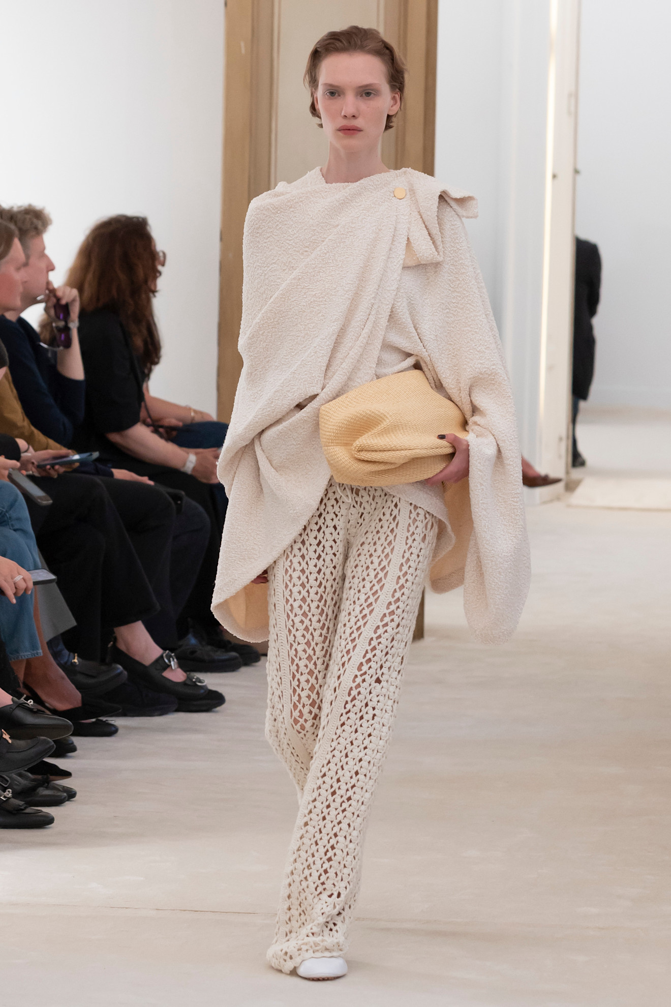 من مجموعة Alberta Ferretti ربيع و صيف 2026 للملابس الجاهزة 