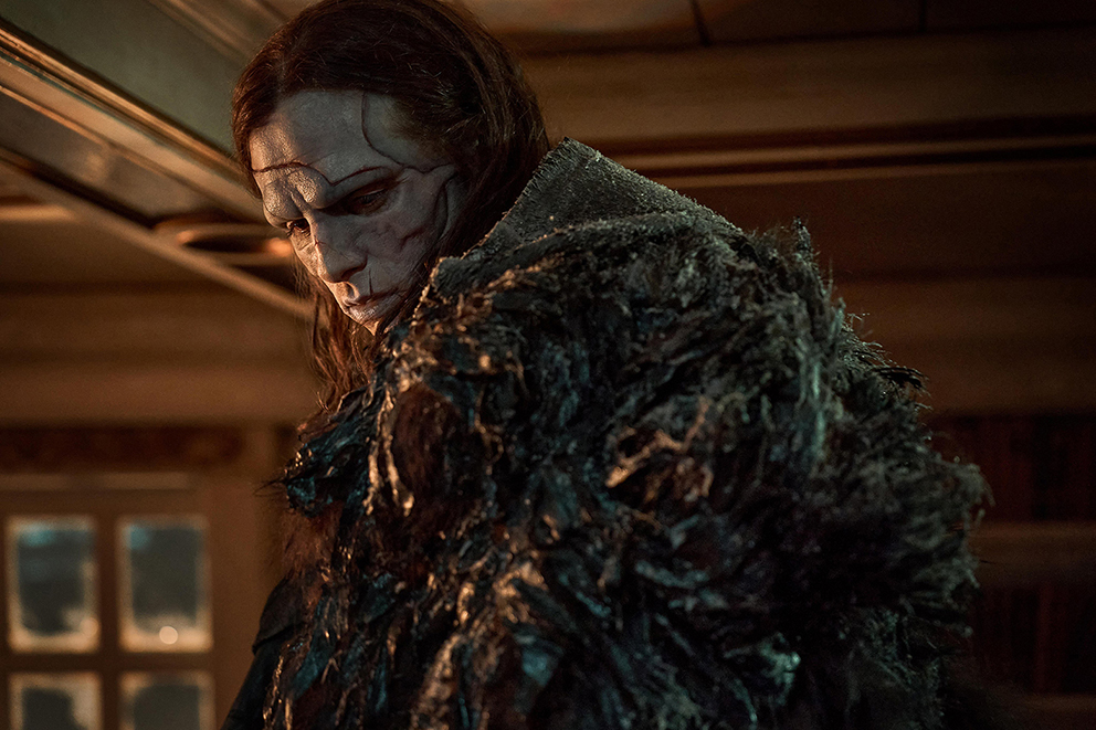 مرآة الإنسانية المشوهة