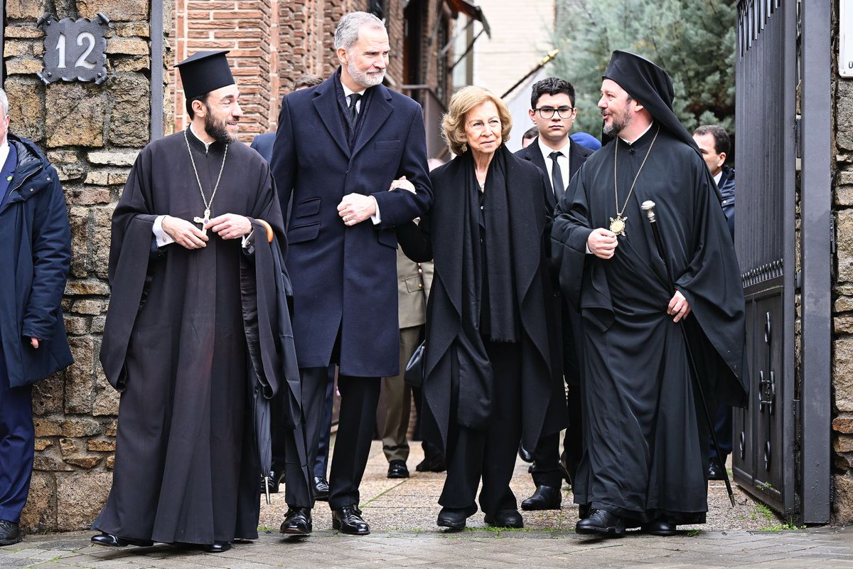 العائلة الملكية الإسبانية تودع الأميرة إيرين