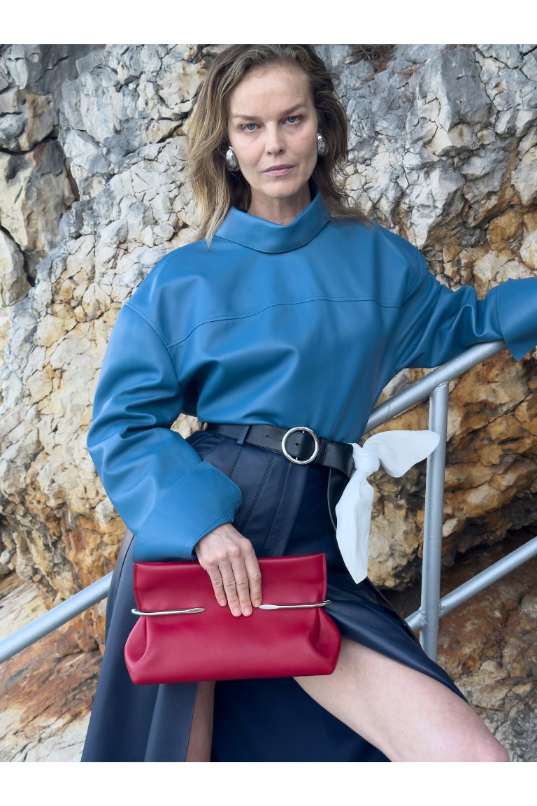 GIVENCHY تكشف عن حملتها النسائية لموسم شتاء 2026 من إبداع Sarah Burton