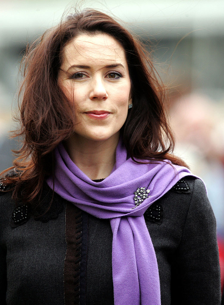 لؤلؤة الدنمارك تتخلى عن خصلاتها الطويلة: الملكة ماري تبتكر "نيو لوك"