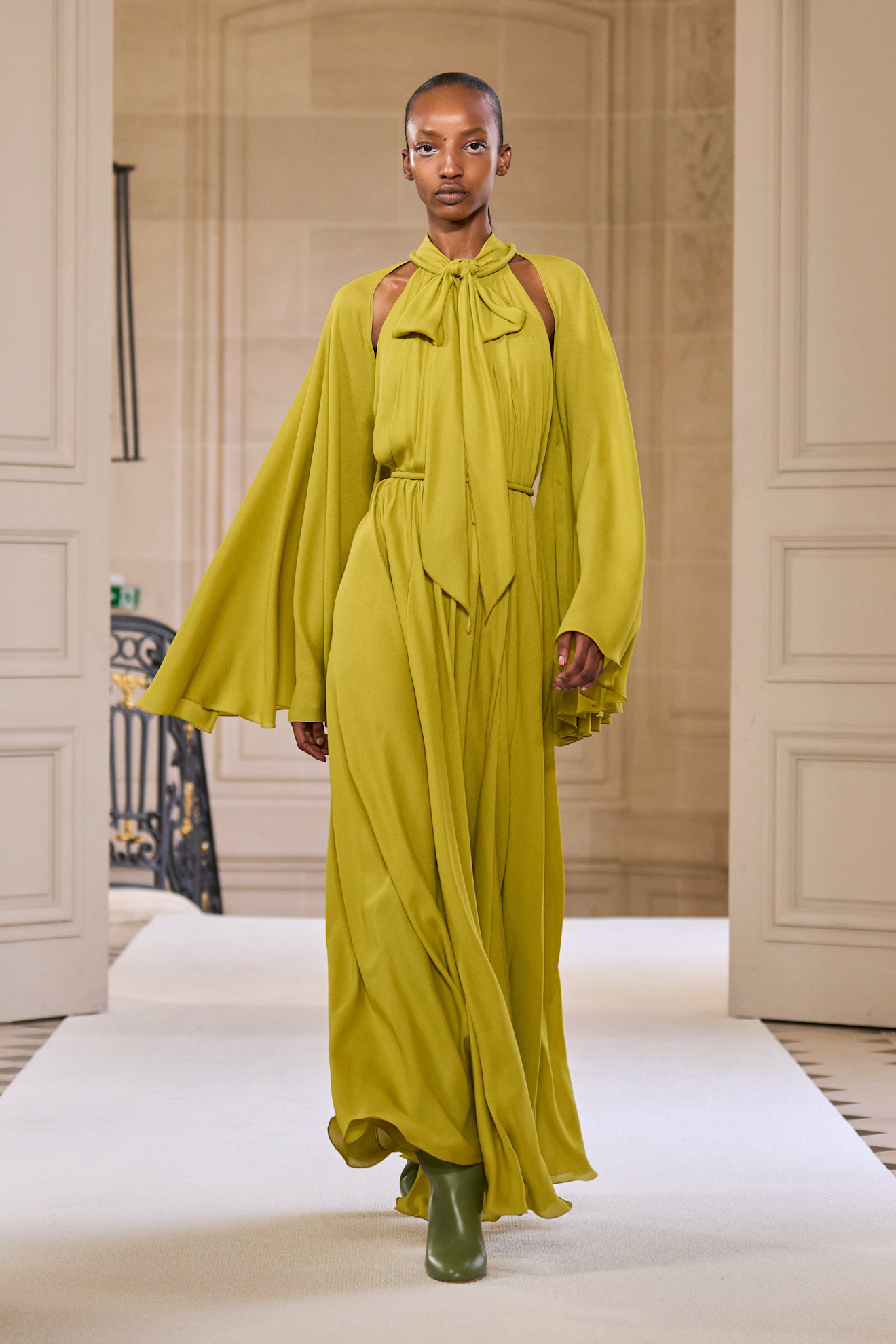 Giambattista Valli فستان راقي سادة ملون من